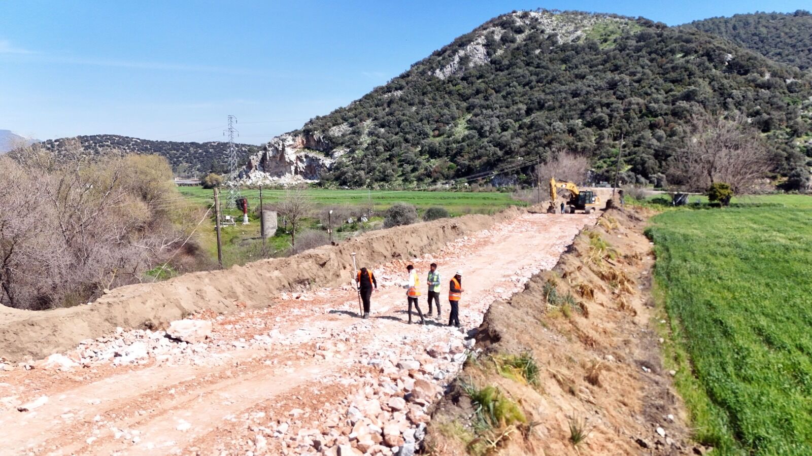 Muğla Büyükşehir’den Milas’a 80 Milyonluk Yol Yatırımı! Çalışmalar Başladı (3)