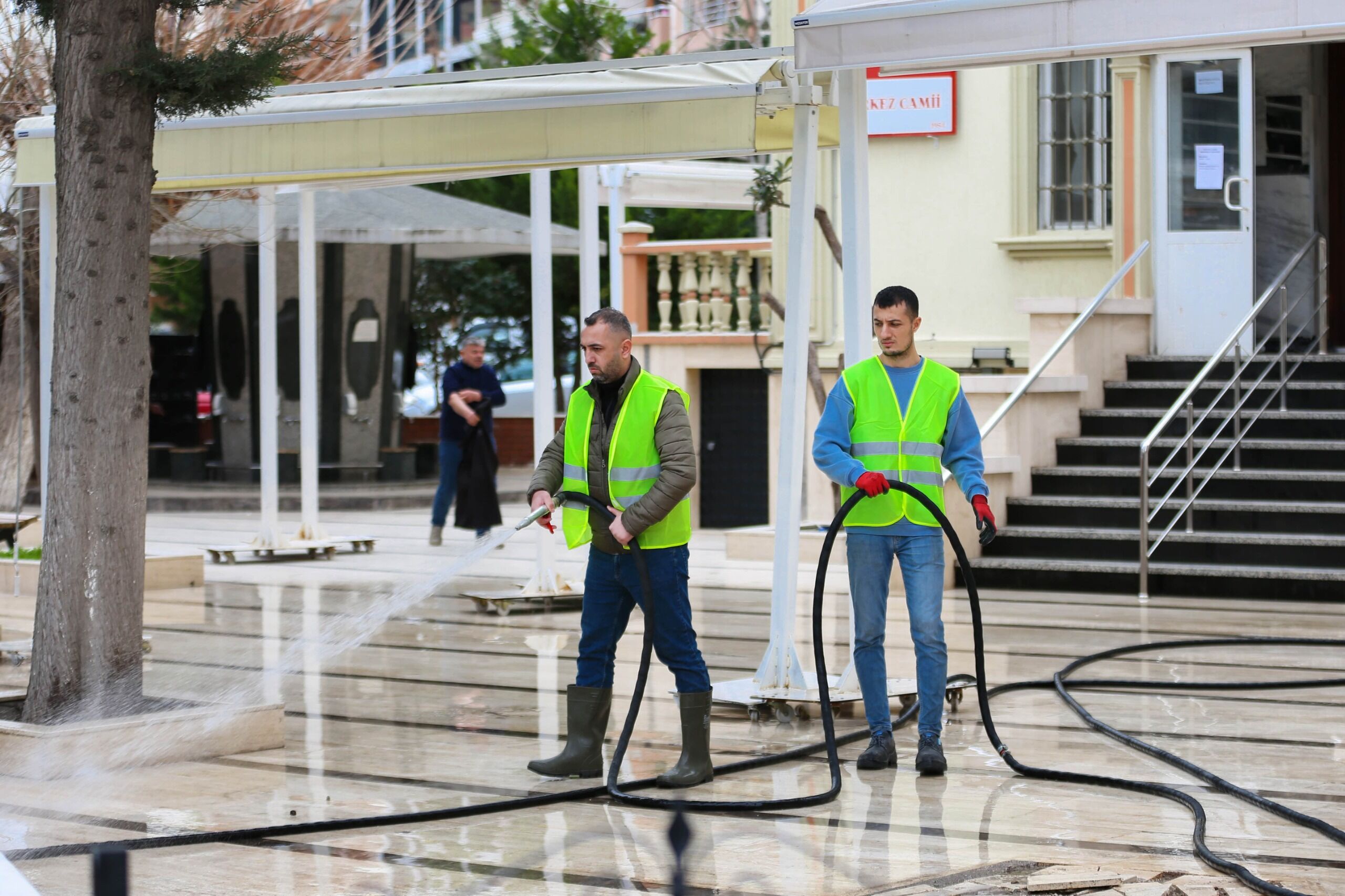 Narlıdere Camileri, Ramazan Ayı Için Hijyenik Hale Getirildi (1)