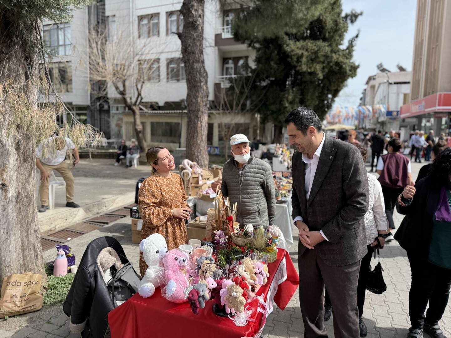 Ortaca'da Başkan Tezcan, Girişimci Kadınlar Ve El Emeği Pazarı'nı Ziyaret Etti (3)