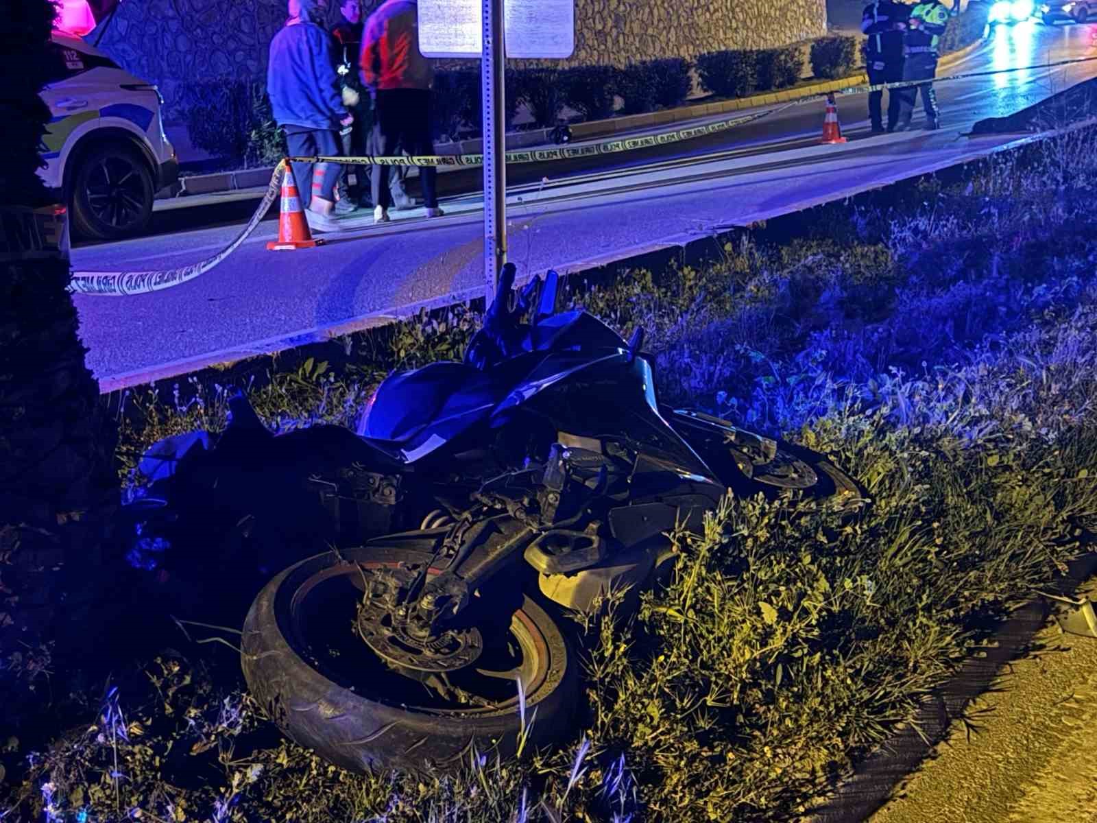 Balıkesir'de Feci Kaza Üniversite Öğrencisi Hayatını Kaybetti