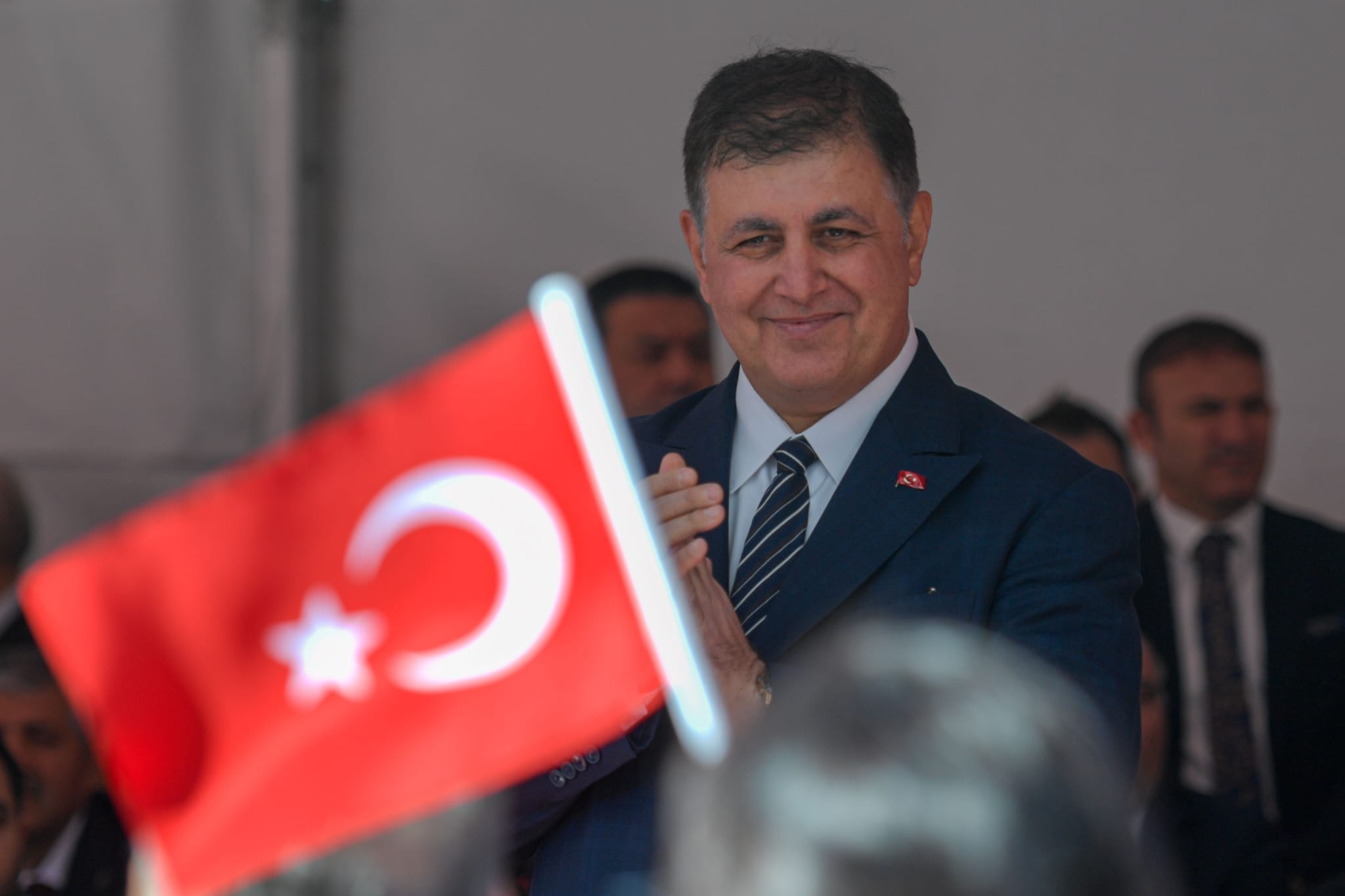 Başkan Tugay1 Tüm İzmirlileri, 23 Nisan 1920’Nin Aydınlığıyla Selamlıyorum