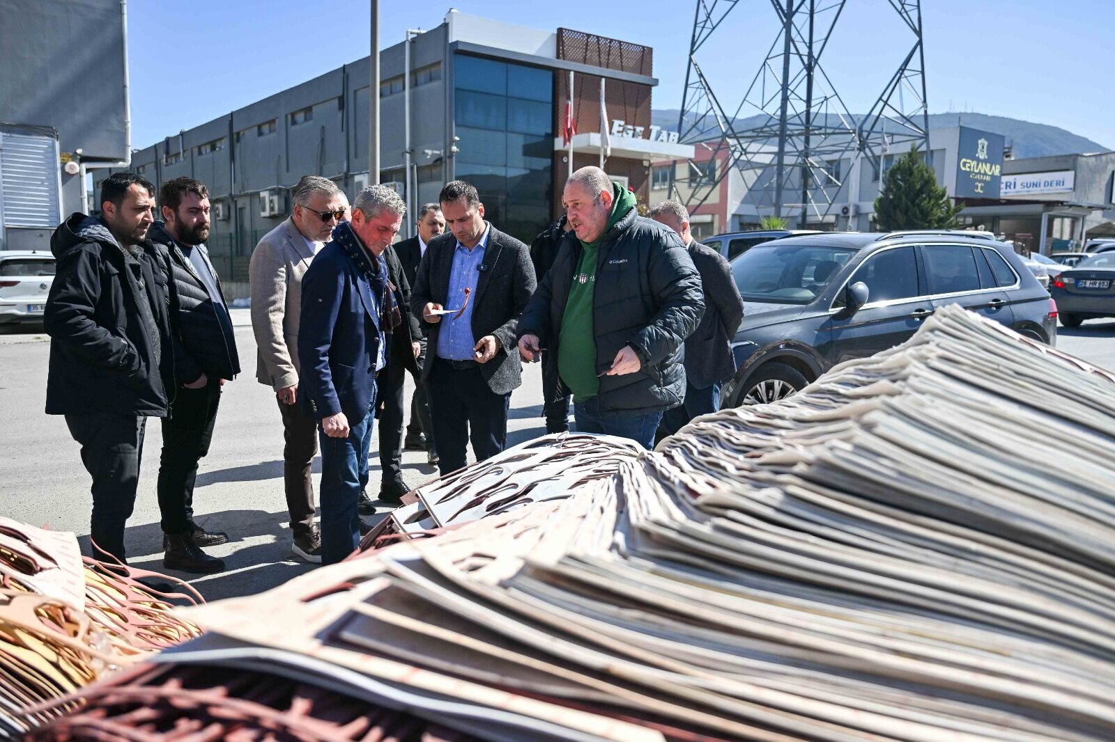 Bornova Belediyesi, Ayakkabıcılar Sitesi'ndeki Sanayi Atıkları Için Harekete Geçti (2)