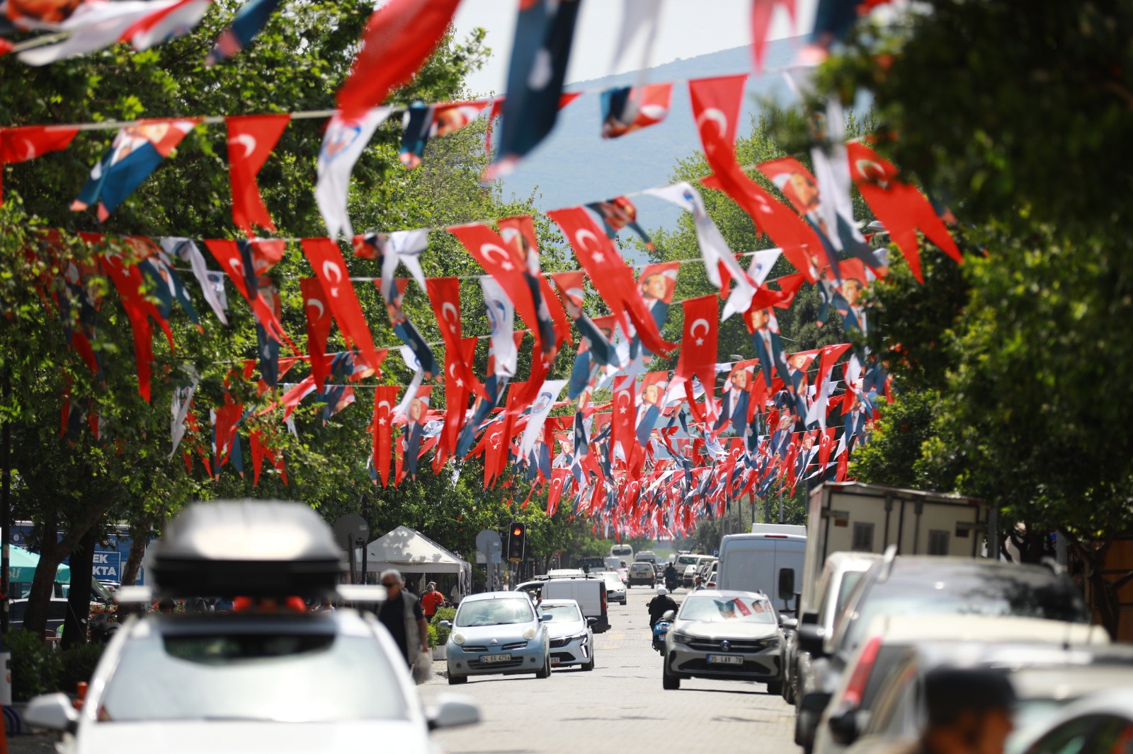 Efes Selçuk Bayraklarla Donatildi (1)