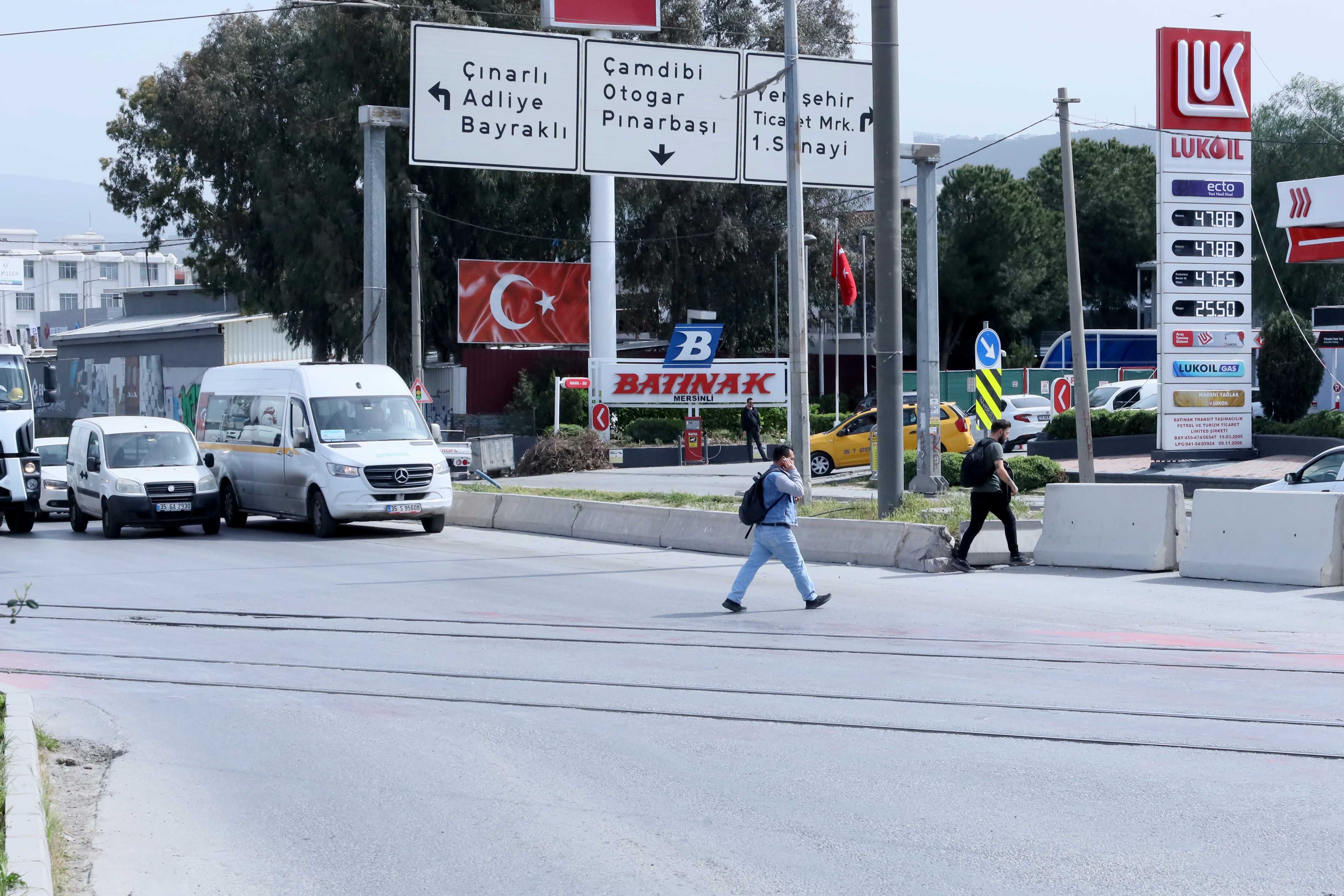 Halkapınar Şehitler Caddesi Için Uyarı Yayaların Can Güvenliği Yok (4)
