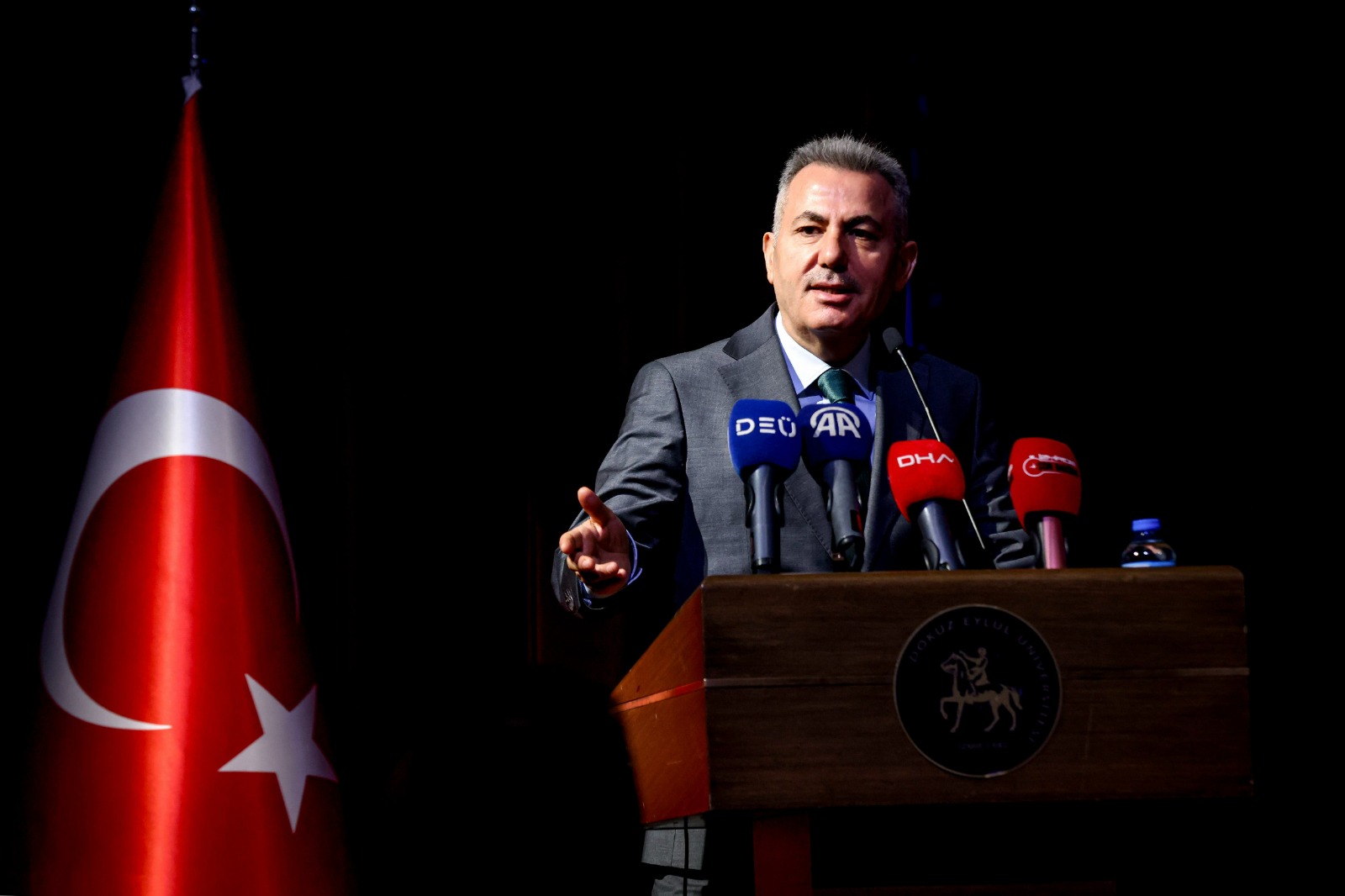 İzmir Valiliği Ile Deü Aileyi Güçlendirme Protokolü Imzaladı (2)