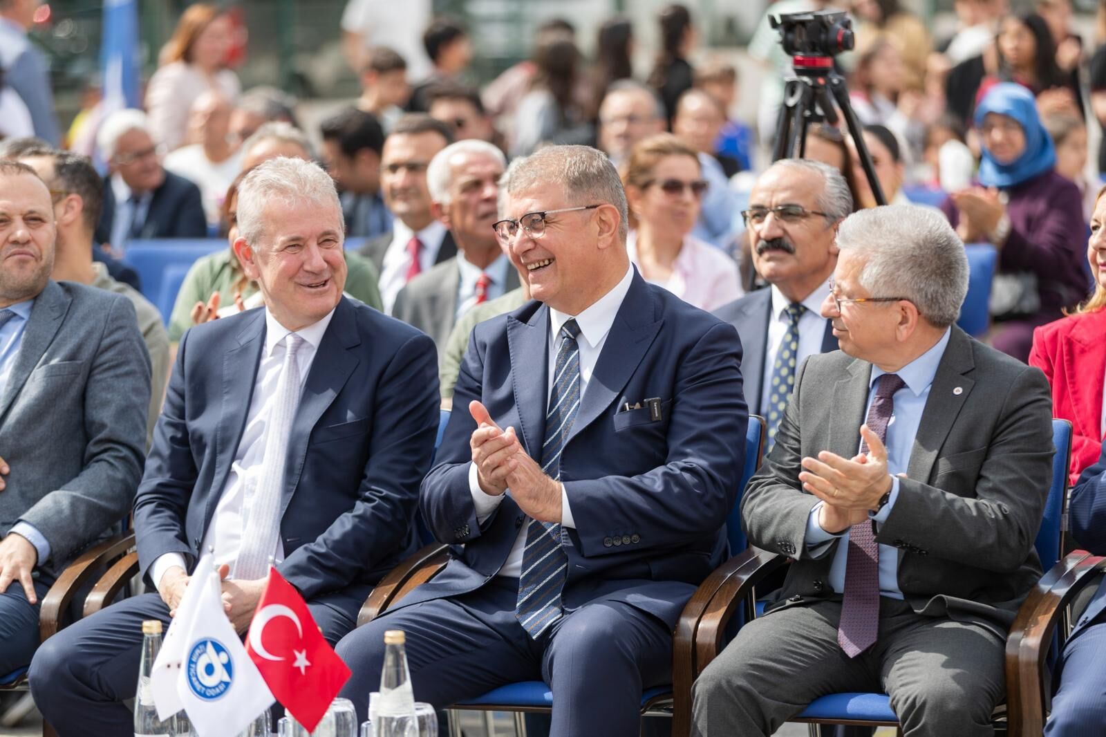 İzmir’de Geri Dönüşüm Bilinci4 Dobidob Eğitim Otobüsü Tanıtıldı