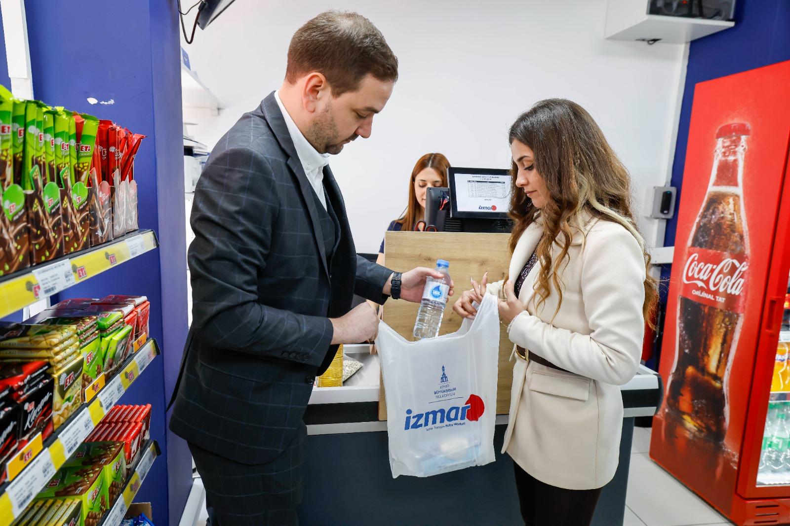 İzmir'de Halkın Marketi Yeniden Doğdu3 İzmar Açıldı