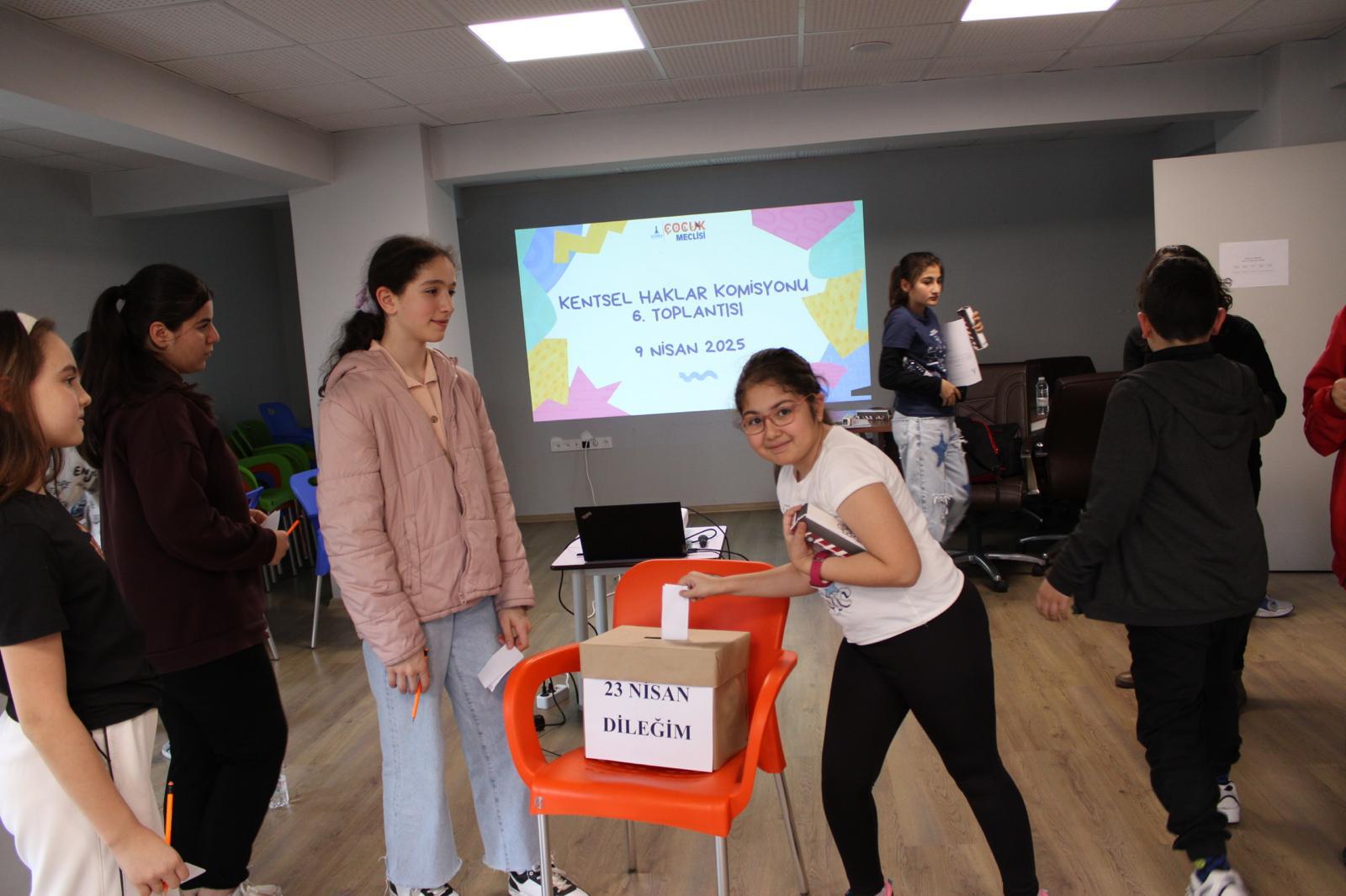 İzmirli Çocuklar Projelerde Doğrudan Söz Sahibi