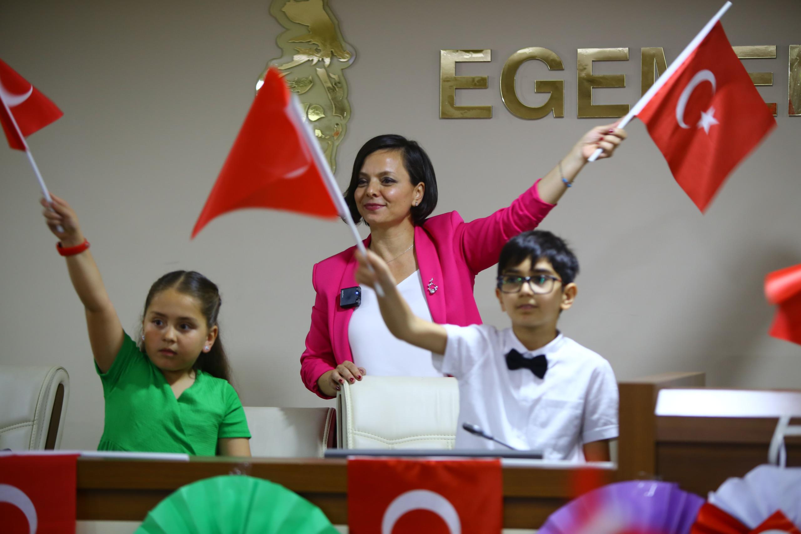 Karabağlar’da Çocuklar 23 Nisan’ı Doyasıya Yaşadı (3)