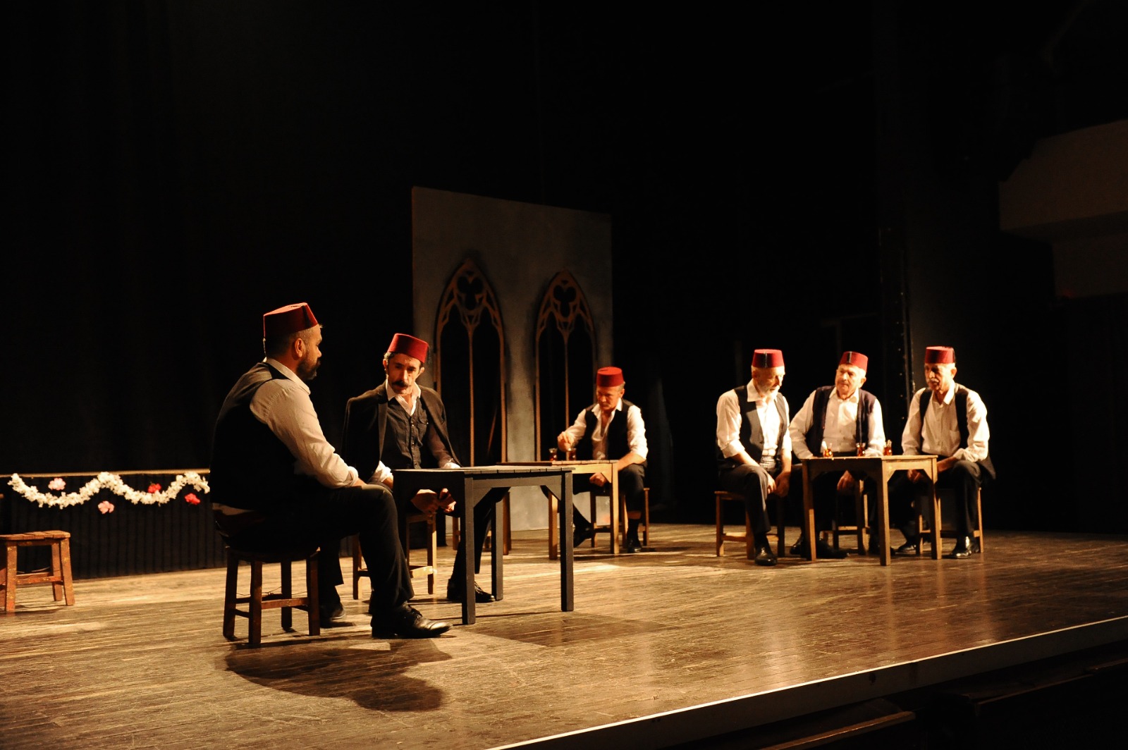Karşıyaka Belediye Tiyatrosu, Sezona Iki Oyunla Veda Ediyor (6)