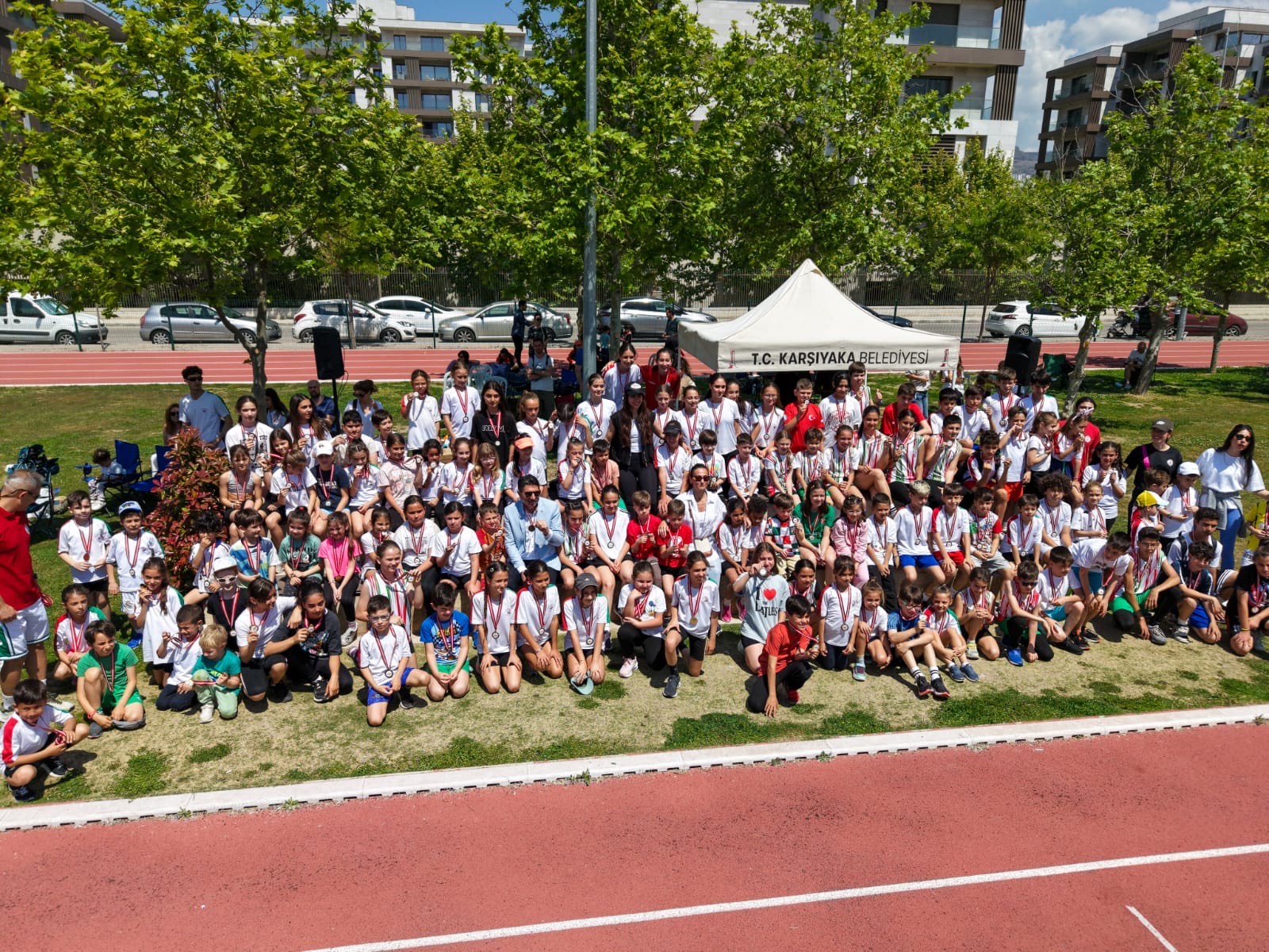 Karşıyaka'da Atletizm Pistinde Bayram Coşkusu (1)