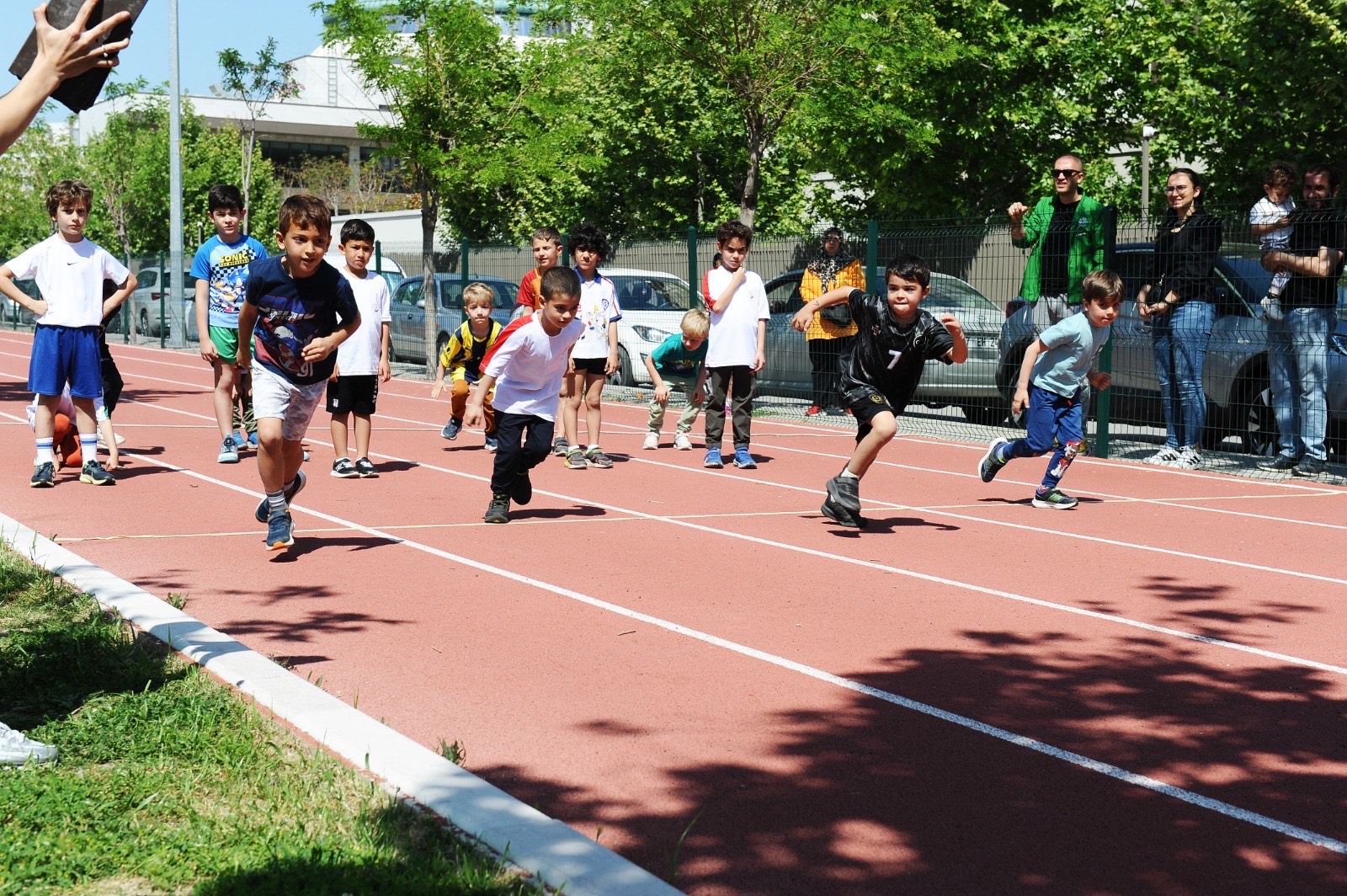 Karşıyaka'da Atletizm Pistinde Bayram Coşkusu (3)