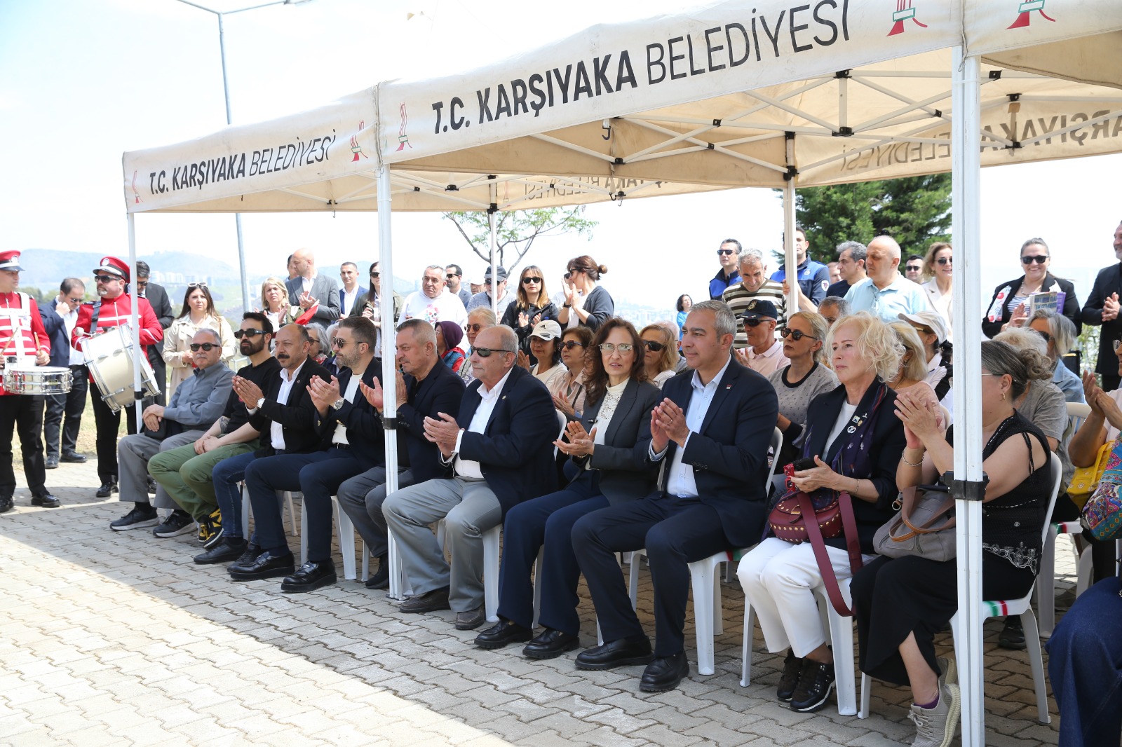 Karşıyaka’da Yangın Yaraları Zeytin Fidanlarıyla Sarılıyor (3)