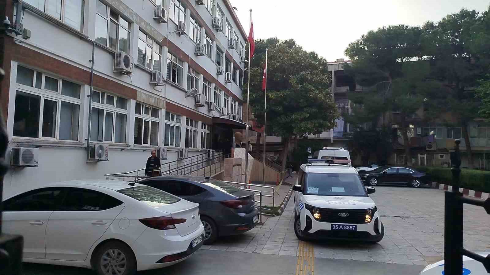 Kemalpaşa Belediyesi'ne Usulsüzlük Operasyonu1 Şüpheliler Adliyeye Sevk Edildi