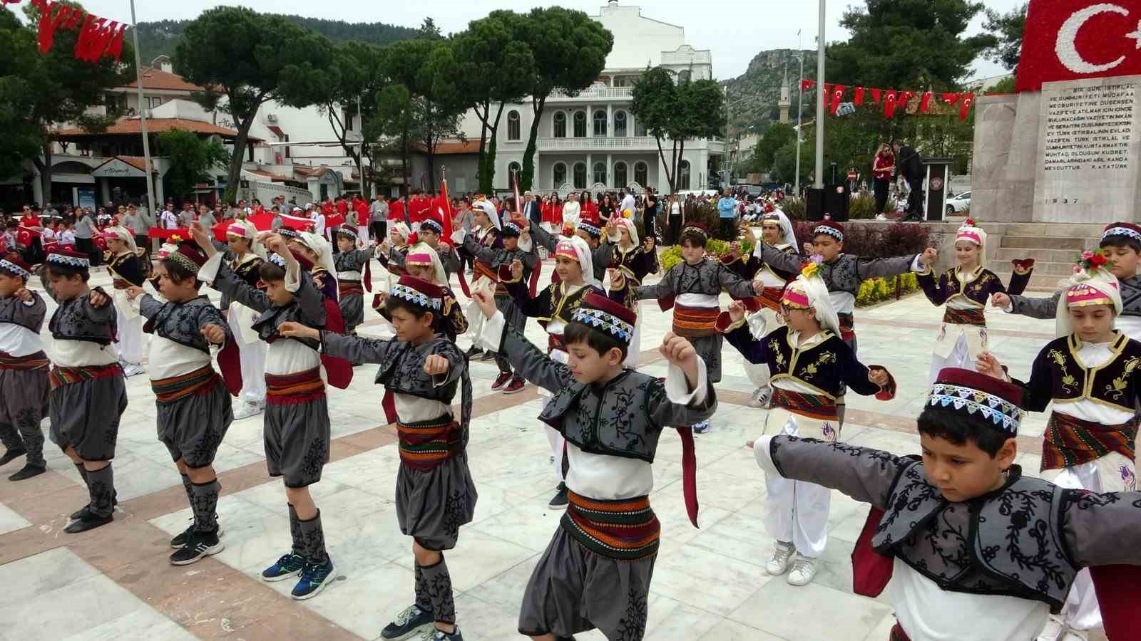 Muğla'da 23 Nisan Etkinlikleri Kortej Yürüyüşü Ile Başladı1