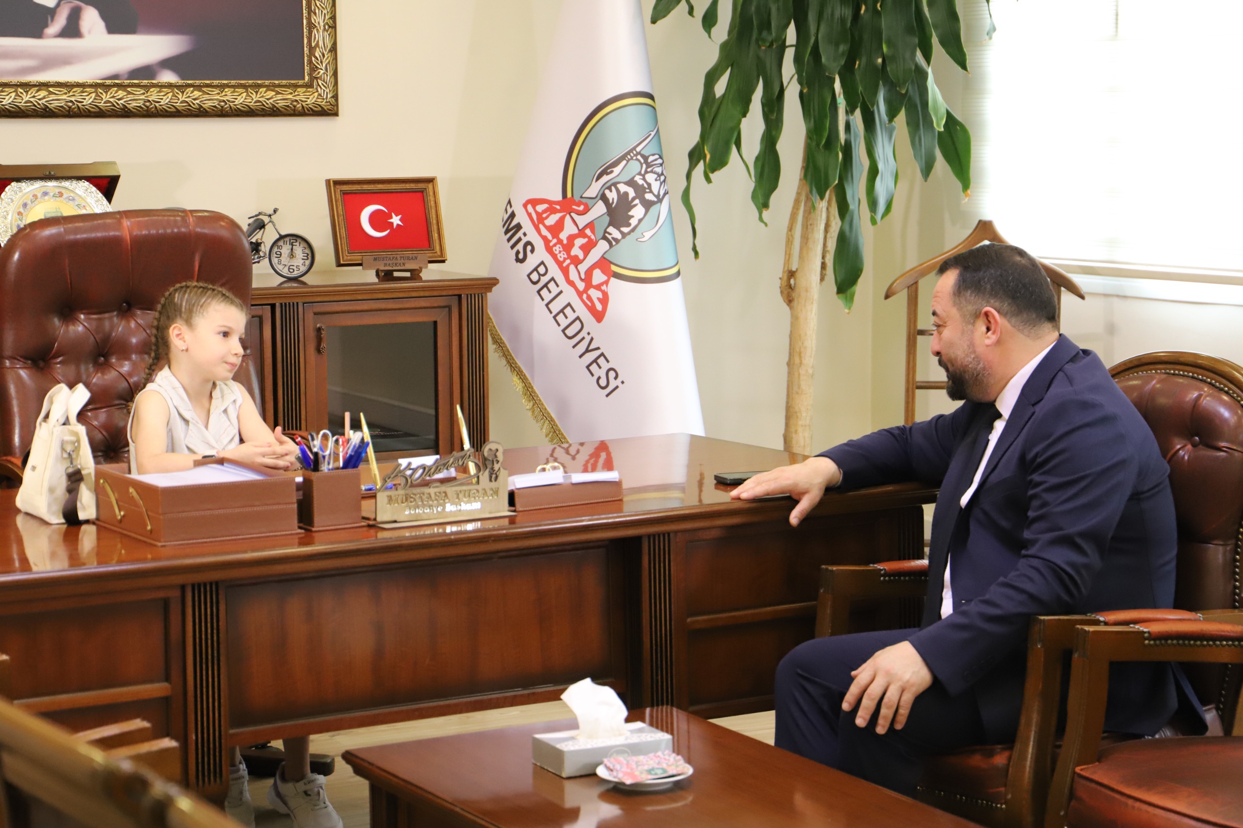 Ödemiş'te Başkanlık Koltuğuna Küçük Esila Oturdu (3)
