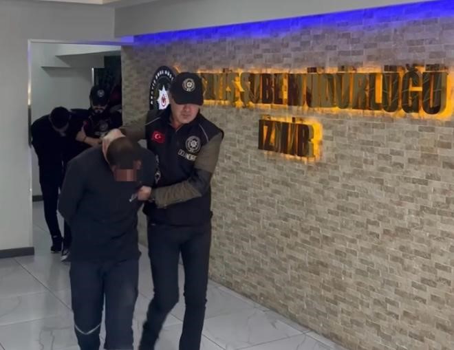 Polis Ve Savcı Kılığına Girerek Yaşlı Kadını 750 Bin Tl Dolandırdılar! 1