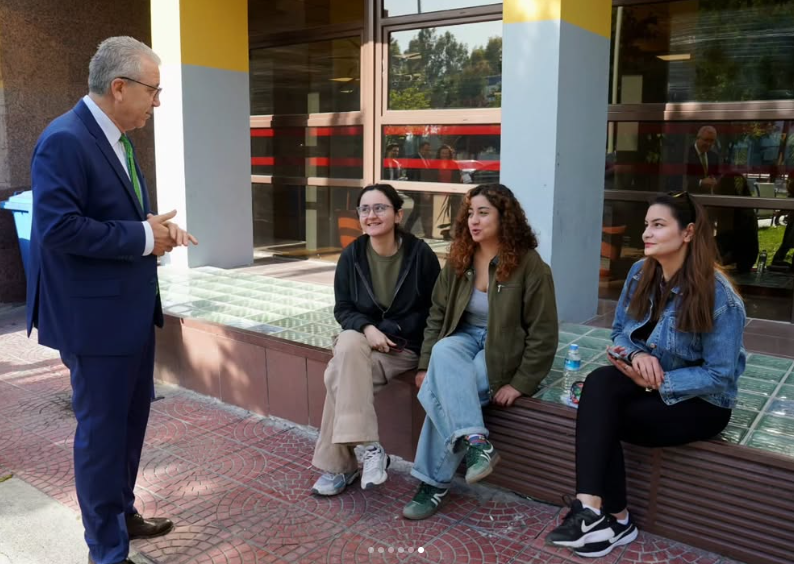 Prof. Dr. Budak, Sınav Maratonunda Öğrencileri Yalnız Bırakmadı (1)-1