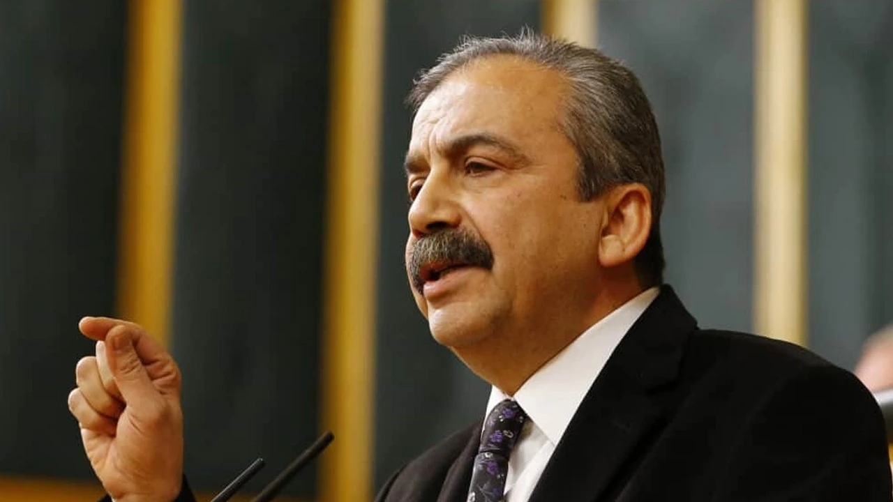 Sırrı Süreyya Önder-1