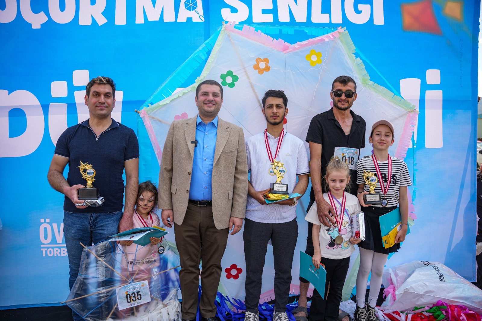 Torbalı Uçurtma Şenliği'nde Gökyüzü Rengarenk Oldu (6)