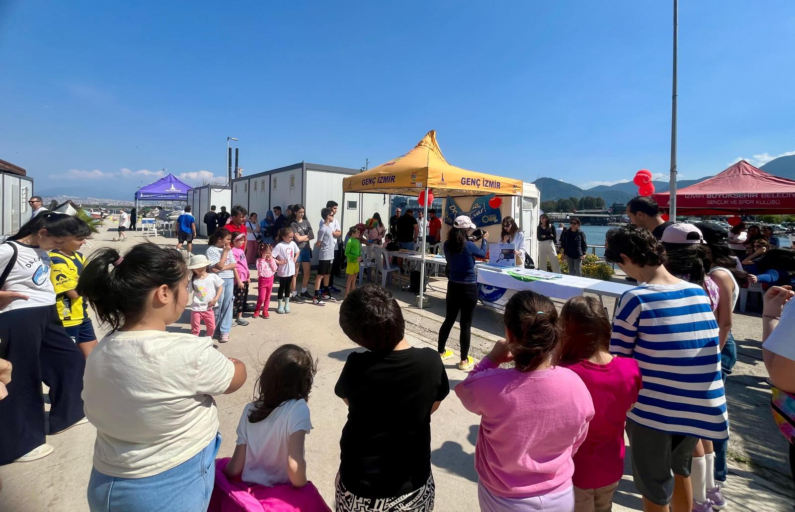 Yelken Açtılar, Sörfle Tanıştılar2İzmir'de 23 Nisan Su Sporları Şenliği