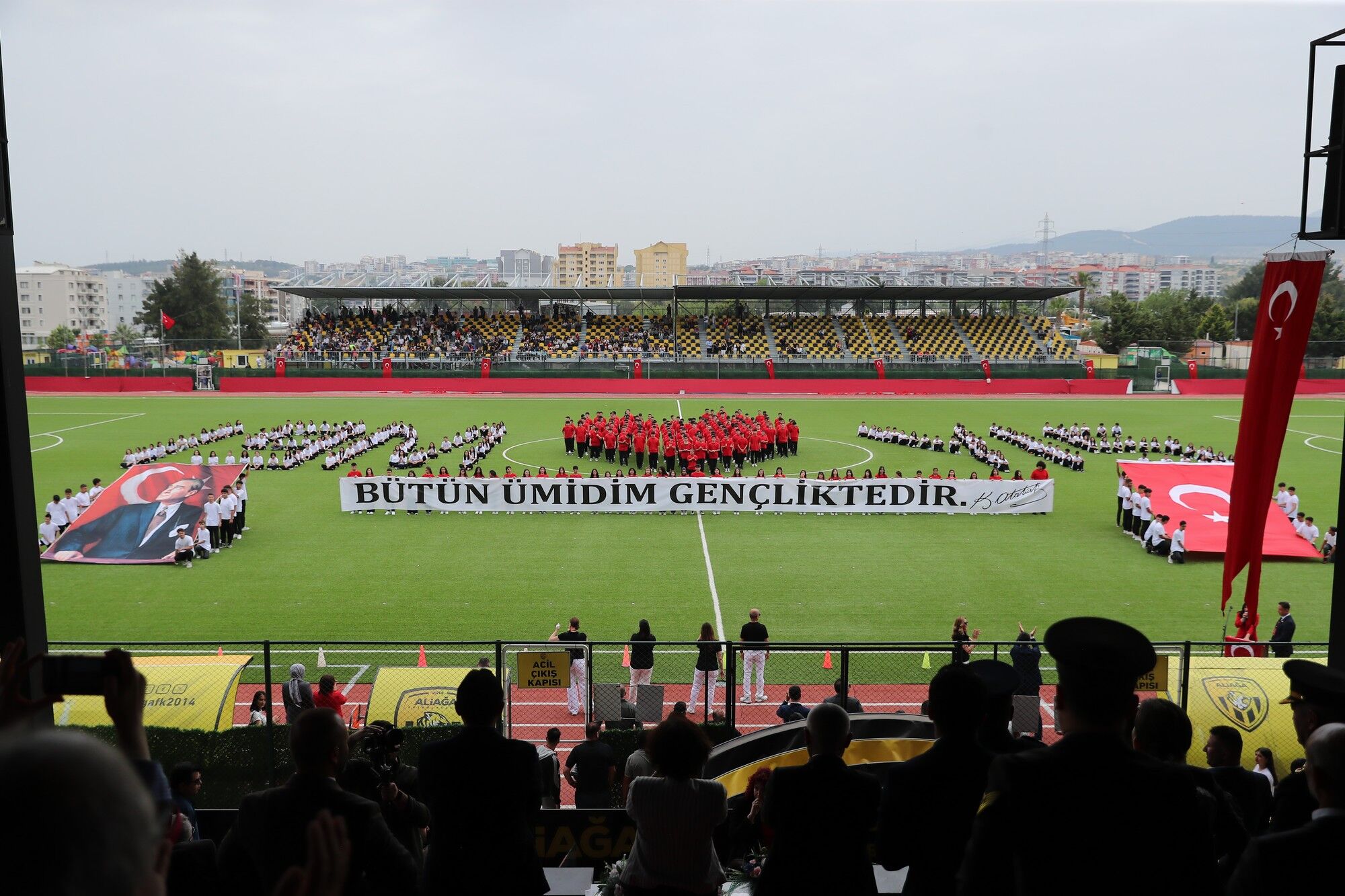 Aliağa Atatürk Stadı (3)
