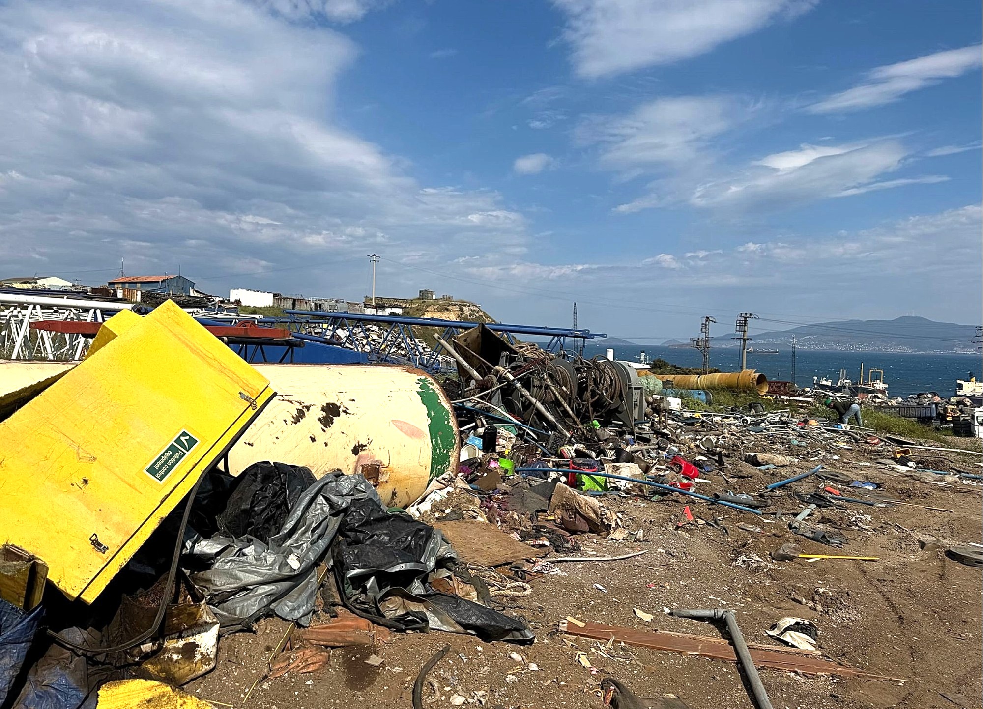 Aliağa Gemi Söküm Bölgesi’nde 15 Bin Ton Tehlikeli Atık Tespit Edildi (3)