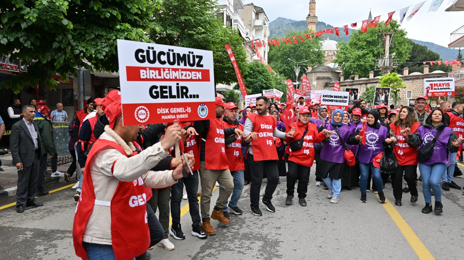 Başkan Ferdi Zeyrek’ten 1 Mayıs Mesajı “İnananlar Kazanacak” (1)