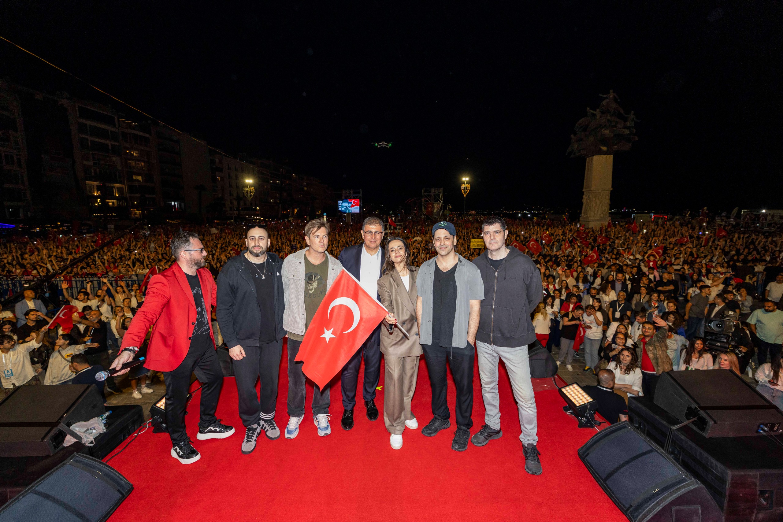 Başkan Tugay’dan Duman’a Teşekkür İzmir Adına Alkışlıyorum