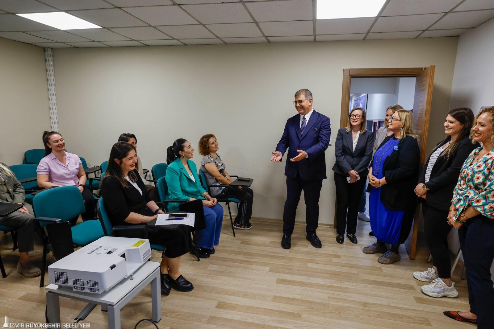 Başkan Tugay'dan Hi̇m Ziyareti Yaptığınız Iş Çok Değerli
