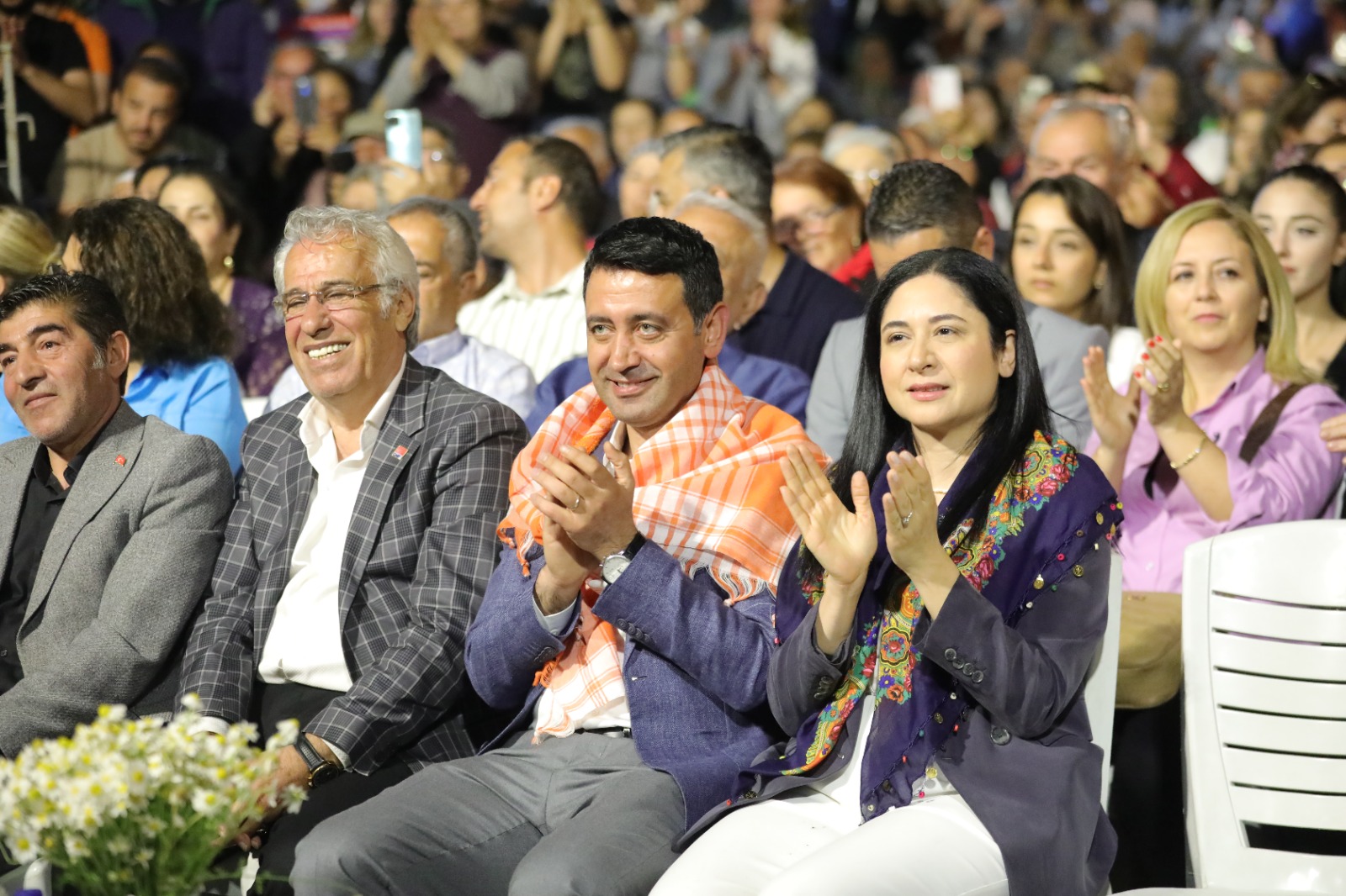 Bayraklı'da Hıdırellez Festivali Binleri Buluşturdu (1)