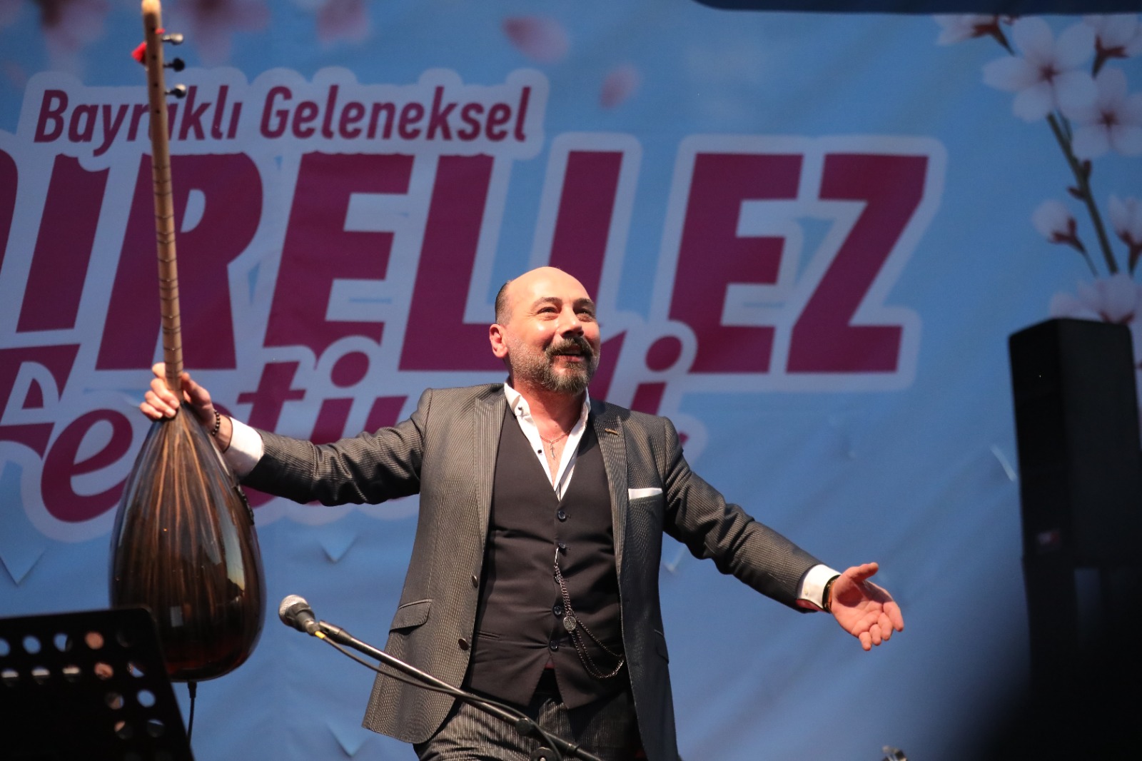 Bayraklı'da Hıdırellez Festivali Binleri Buluşturdu (2)