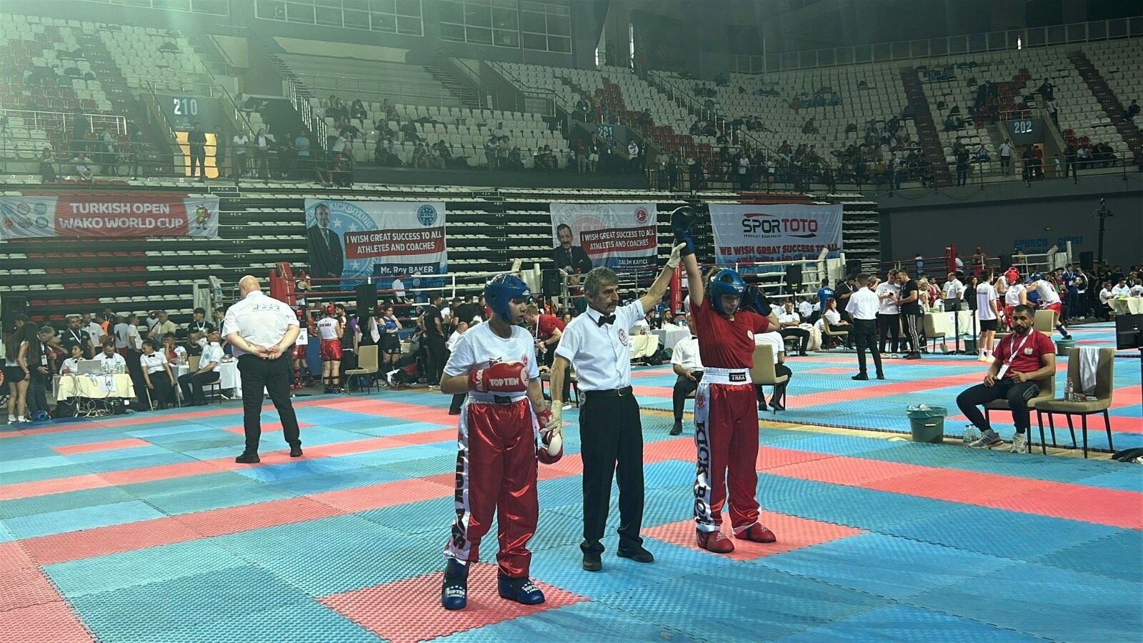 Bayraklılı Sporcu Dünya Şampiyonu Oldu! (3)
