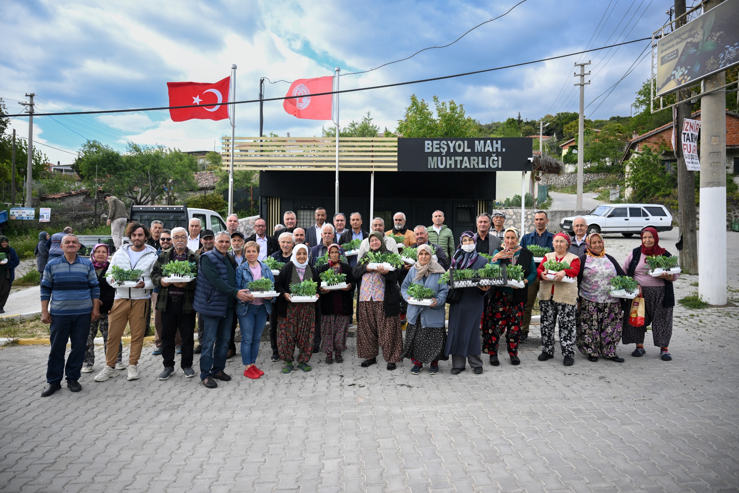 Bornova Belediyesi’nden Kırsala 400 Bin Fide Desteği (1)