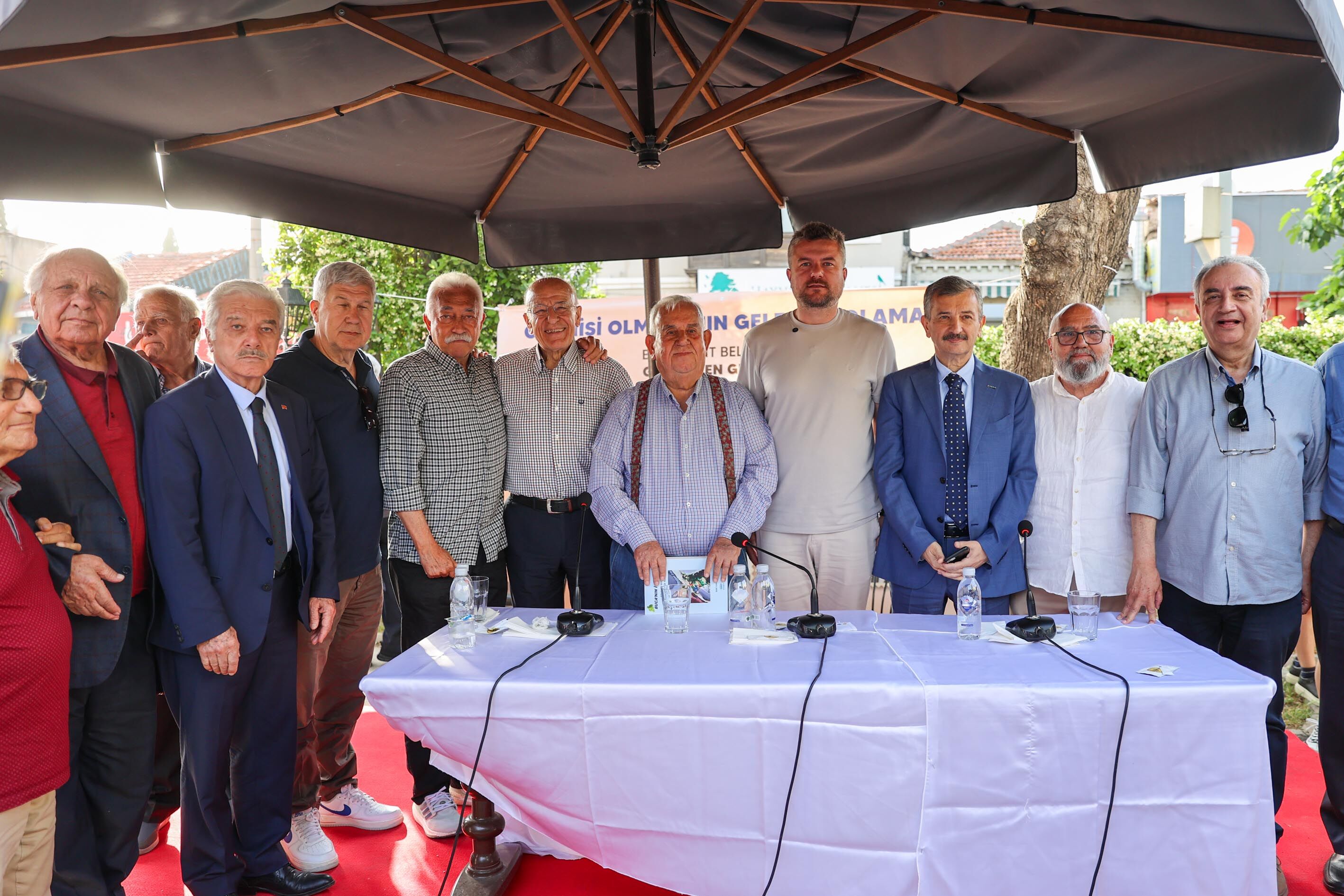 Buca’da 50 Yıl Arayla Aynı Koltuğa Oturan Iki Başkan Bir Araya Geldi (5)