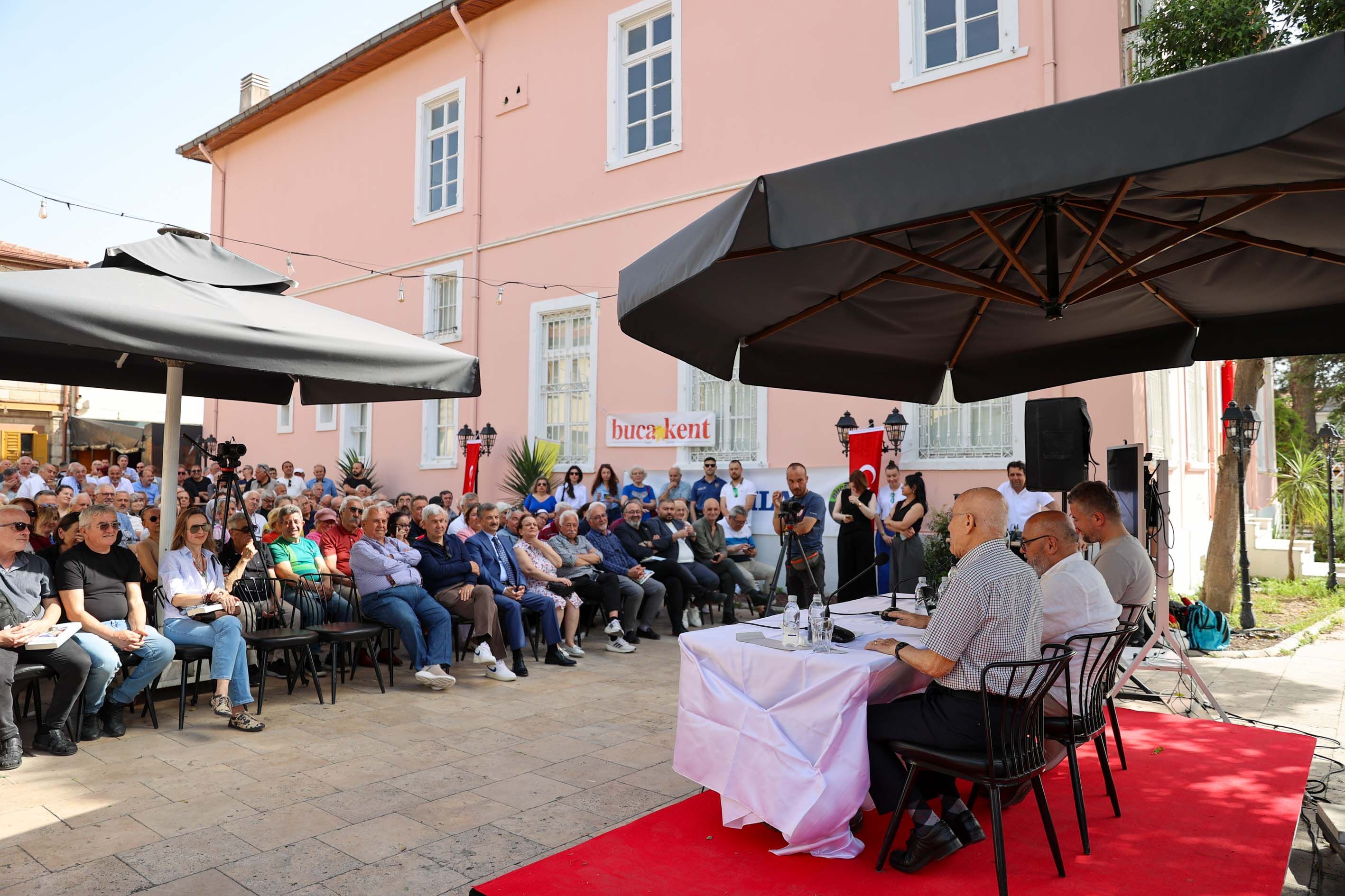 Buca’da 50 Yıl Arayla Aynı Koltuğa Oturan Iki Başkan Bir Araya Geldi (7)