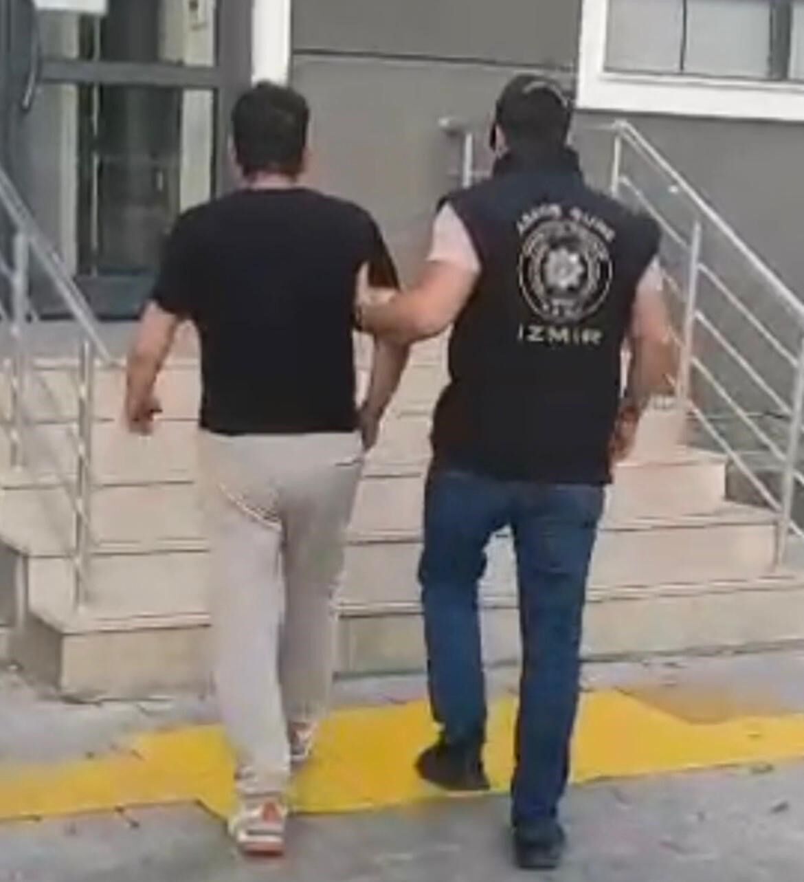 Buca’da Polis Baskınında 2 Hükümlü Yakalandı