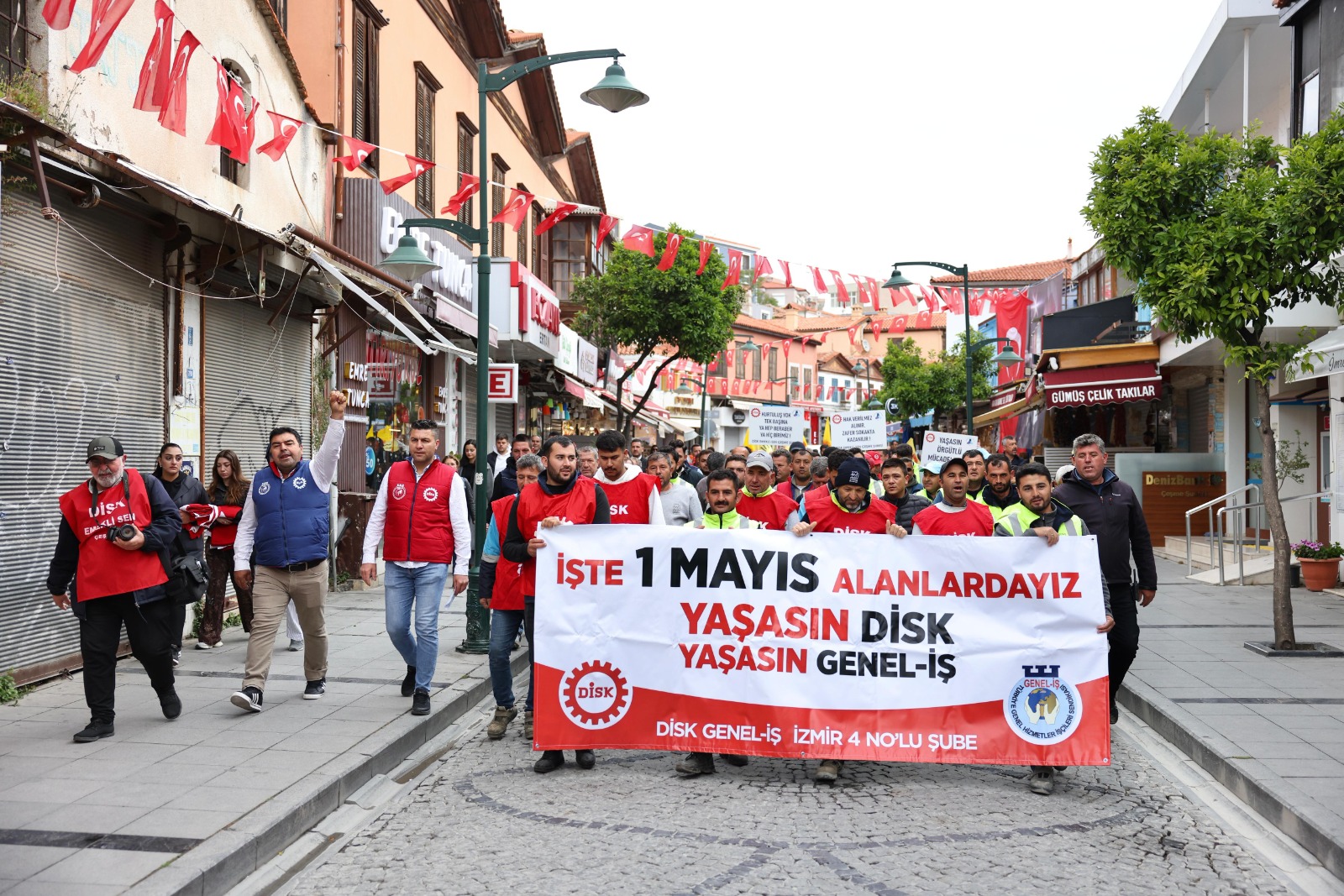 Çeşme’de 1 Mayıs Mesajı “Bu Ülke, Eşit Olarak Her Yurttaşındır” (4)