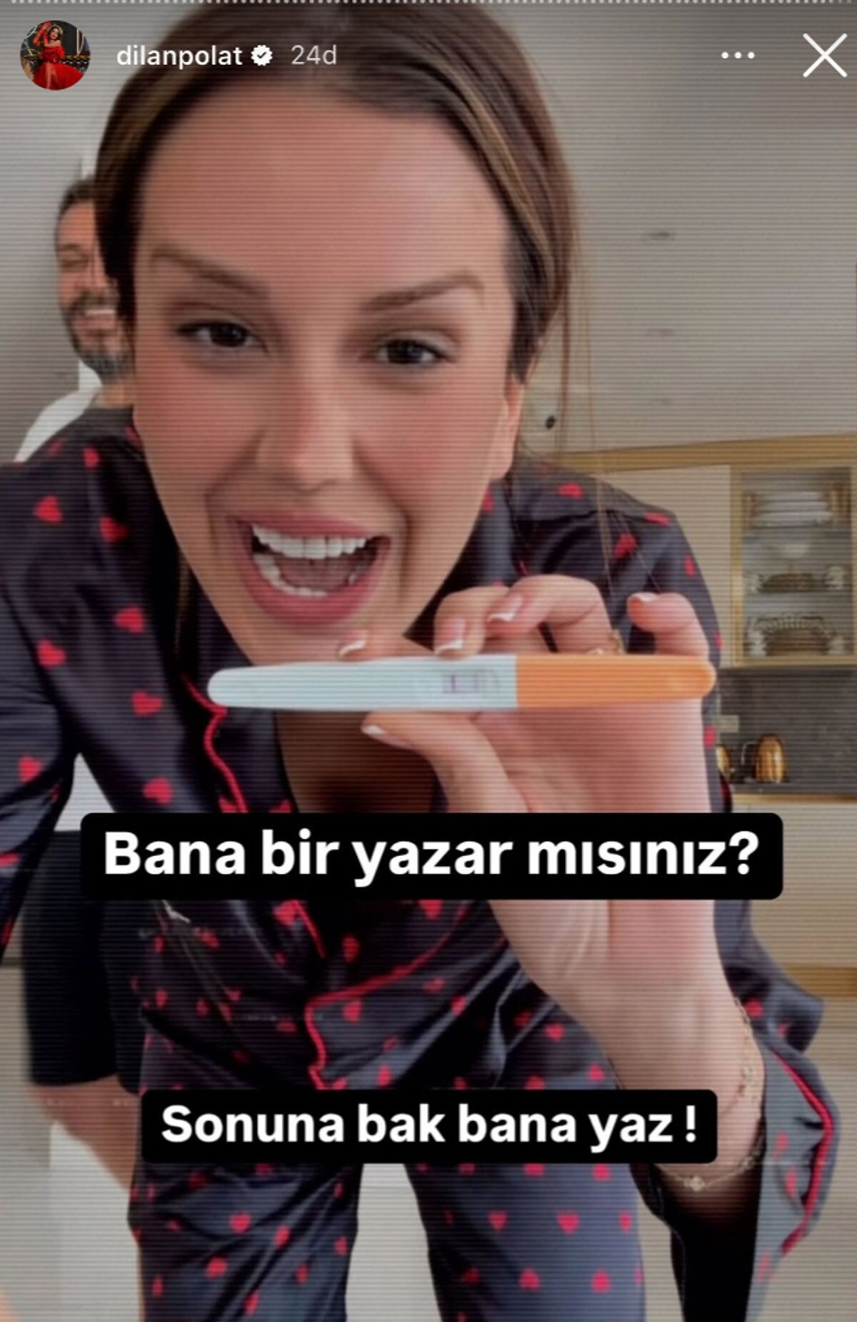 Dilan Polat Hamile Olduğunu Açıkladı! “İki Çizgi Mi Var”