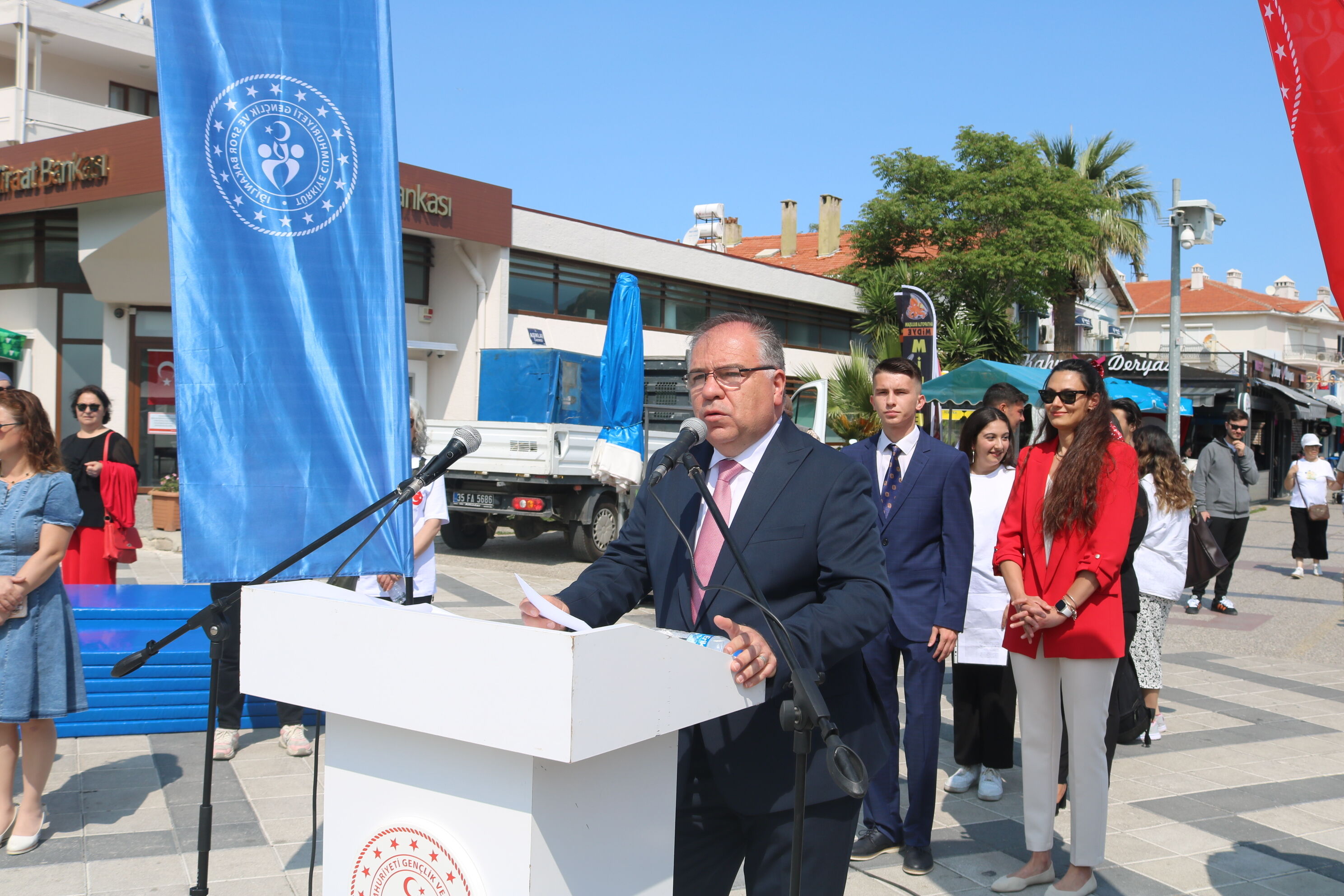 Foça’da 19 Mayıs Coşkusu Denizden Karaya Taştı (4)