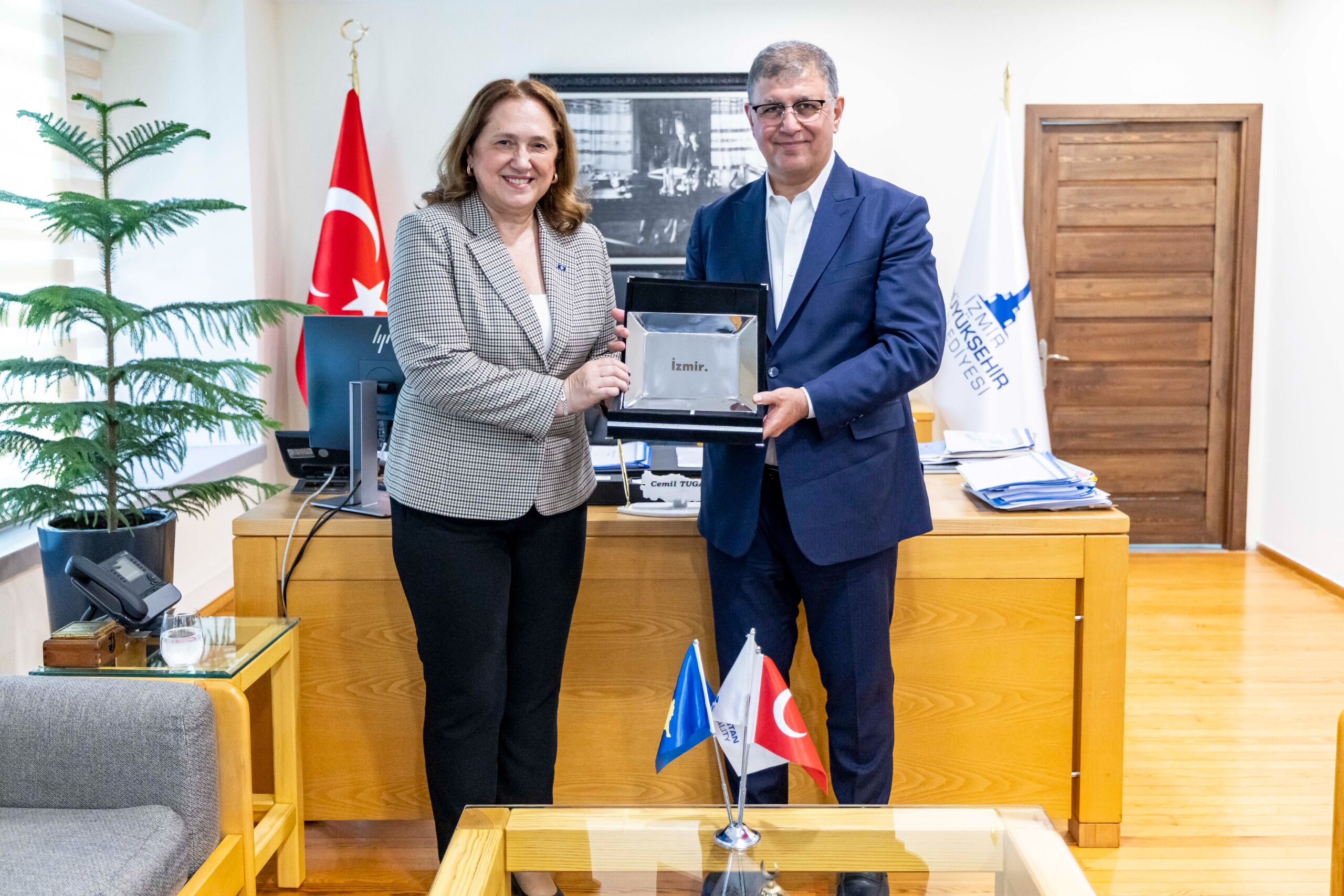İzmir Ve Kosova Arasında Ticaret Köprüsü Kuruluyor