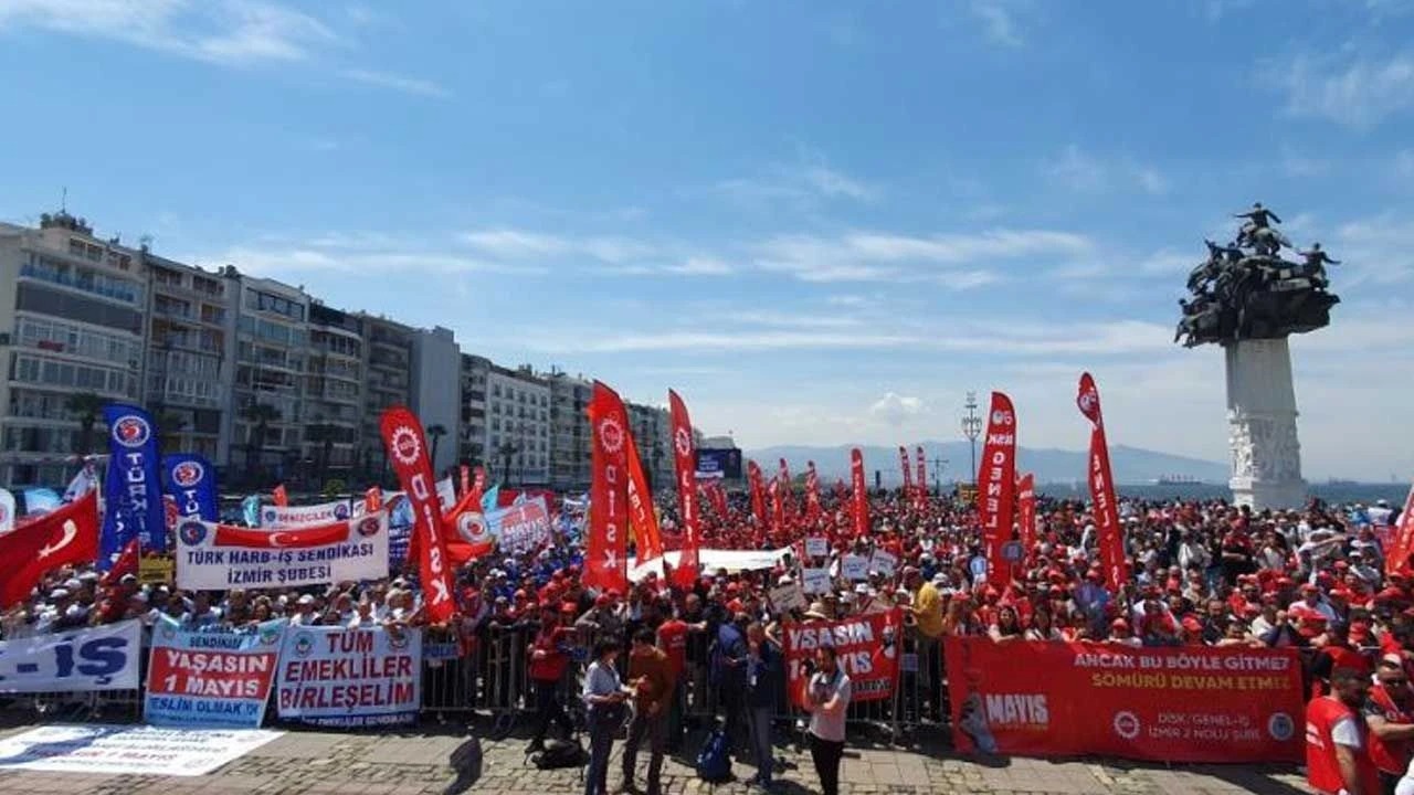 İzmir’de 1 Mayıs Kutlamaları Gündoğdu Meydanı'nda Başladı (1)