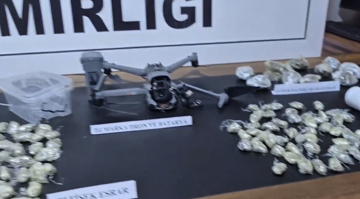 İzmir'de Akıl Almaz Olay 1Dron Ile Sevkiyat Yapan Zehir Tacirlerine Suçüstü!