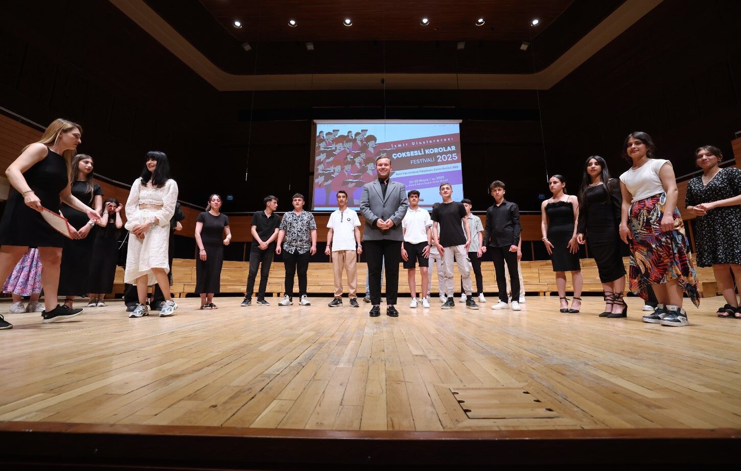 İzmir'de Çoksesli Korolar Festivali 3 Bin Koristle Sona Erdi3