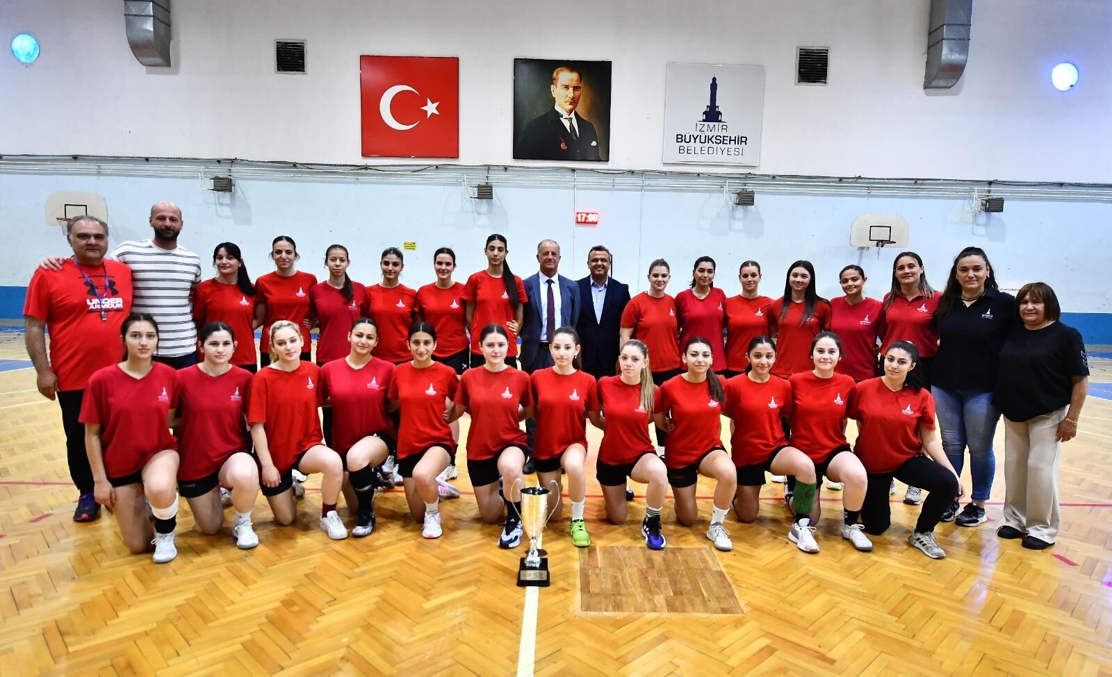 İzmir’in Hentboldaki Gururu2 Altyapıdan Gelen Zafer