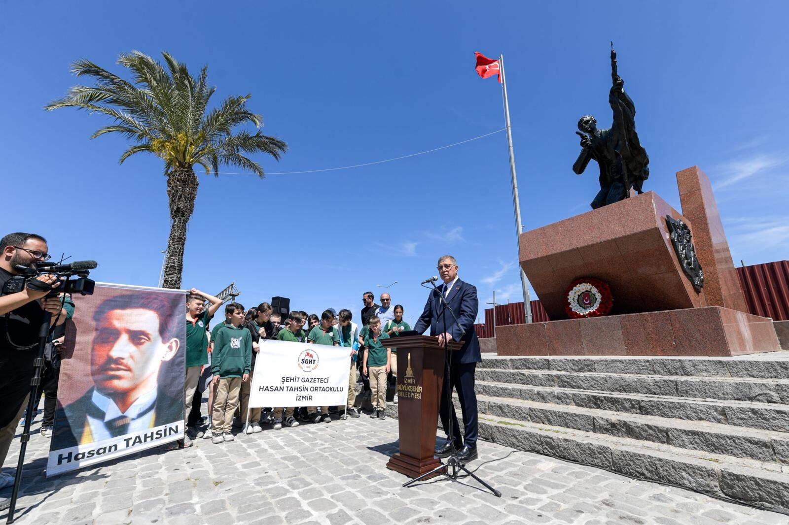 İzmir’in Işgaline Karşı Ilk Kurşunu Sıkan Gazeteci Hasan Tahsin Anıldı1