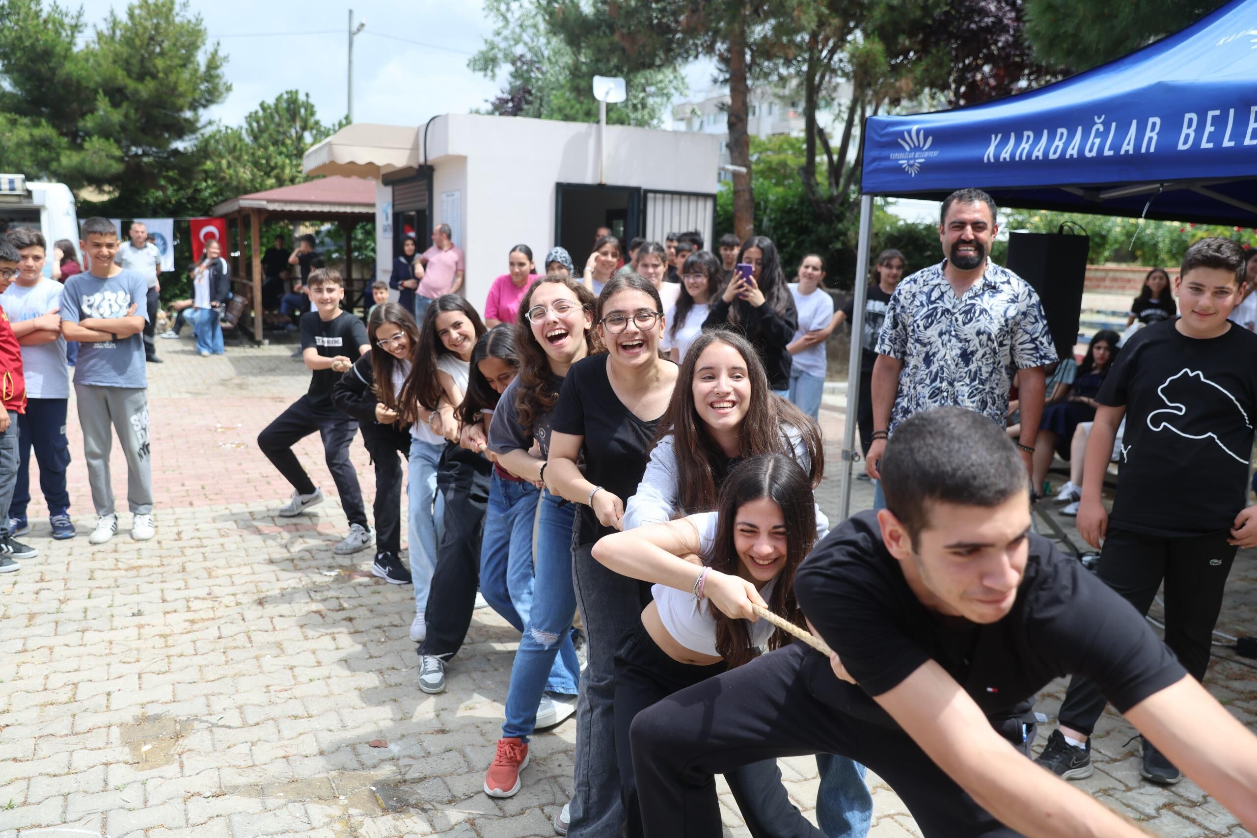 Karabağlar’da Karbem Bahar Şenliği Öğrencilerle Canlandı (5)