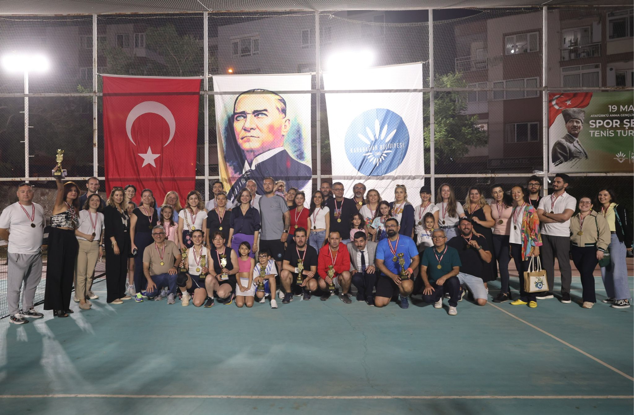 Karabağlar’da Üç Hafta Süren Tenis Turnuvası Finali Gerçekleşti (2)