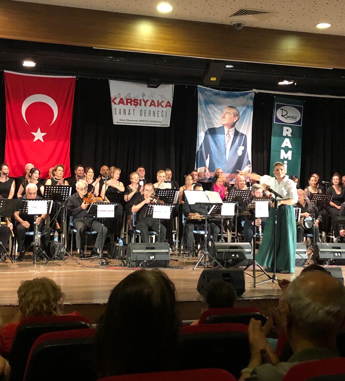 Karşıyaka Sanat Derneği’nin 19 Mayıs’a Özel Konserinde Salon Dolup Taştı (3)
