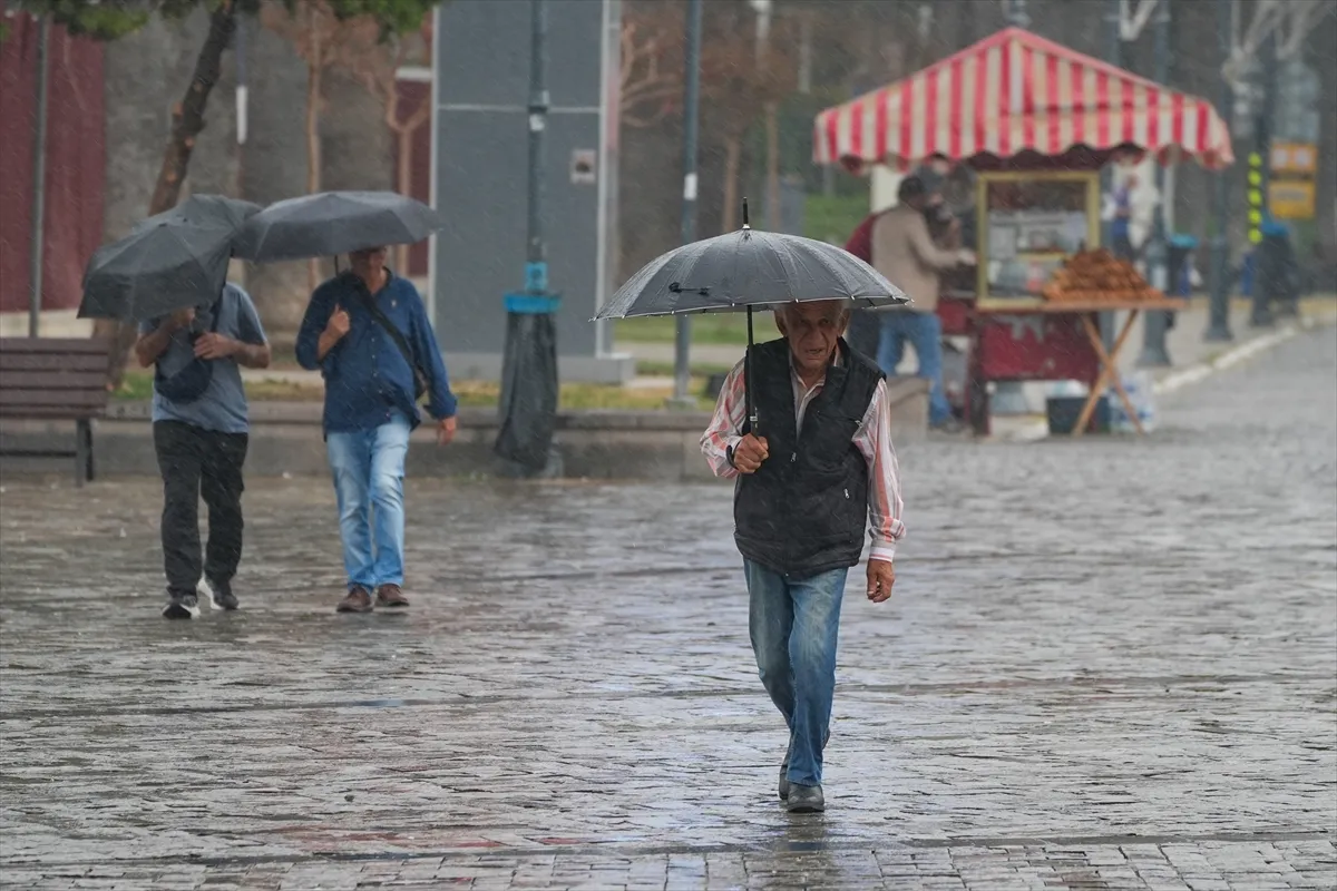 İzmir'in 4 aylık 'yağmur' hasreti sona erdi!